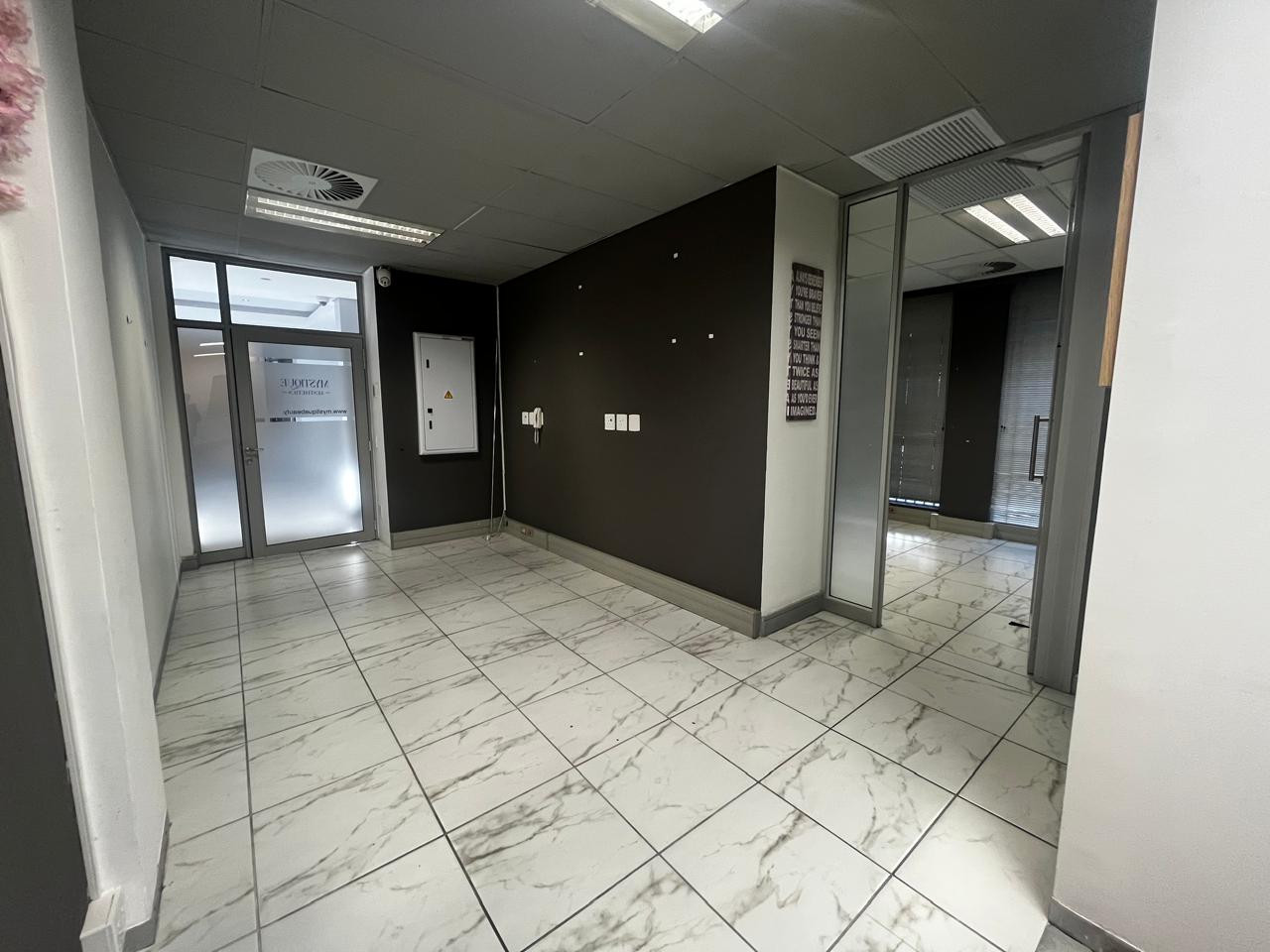 116m² Office Space to rent at Hyde Park House in Century City