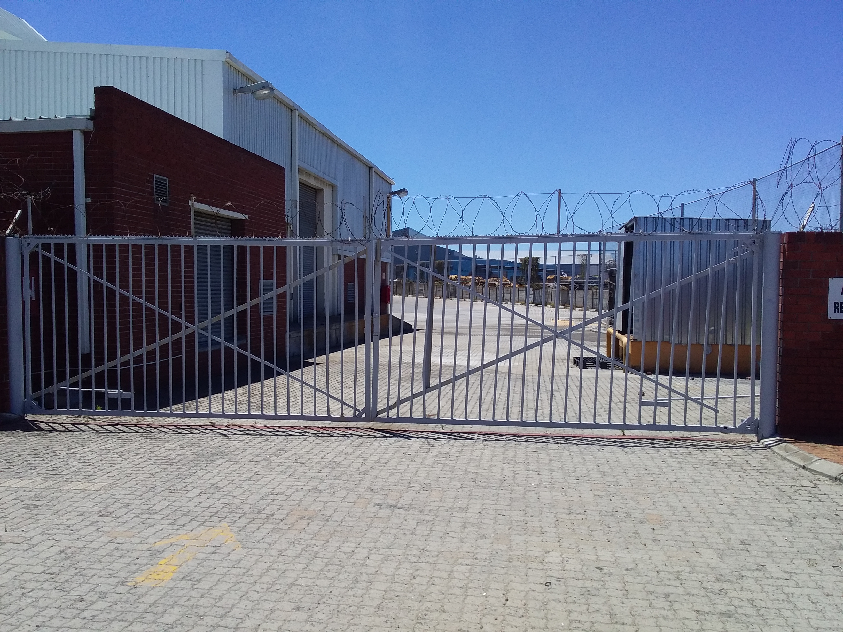 Warehouse to rent at Ikhwezi Industrial Park in Epping Industrial