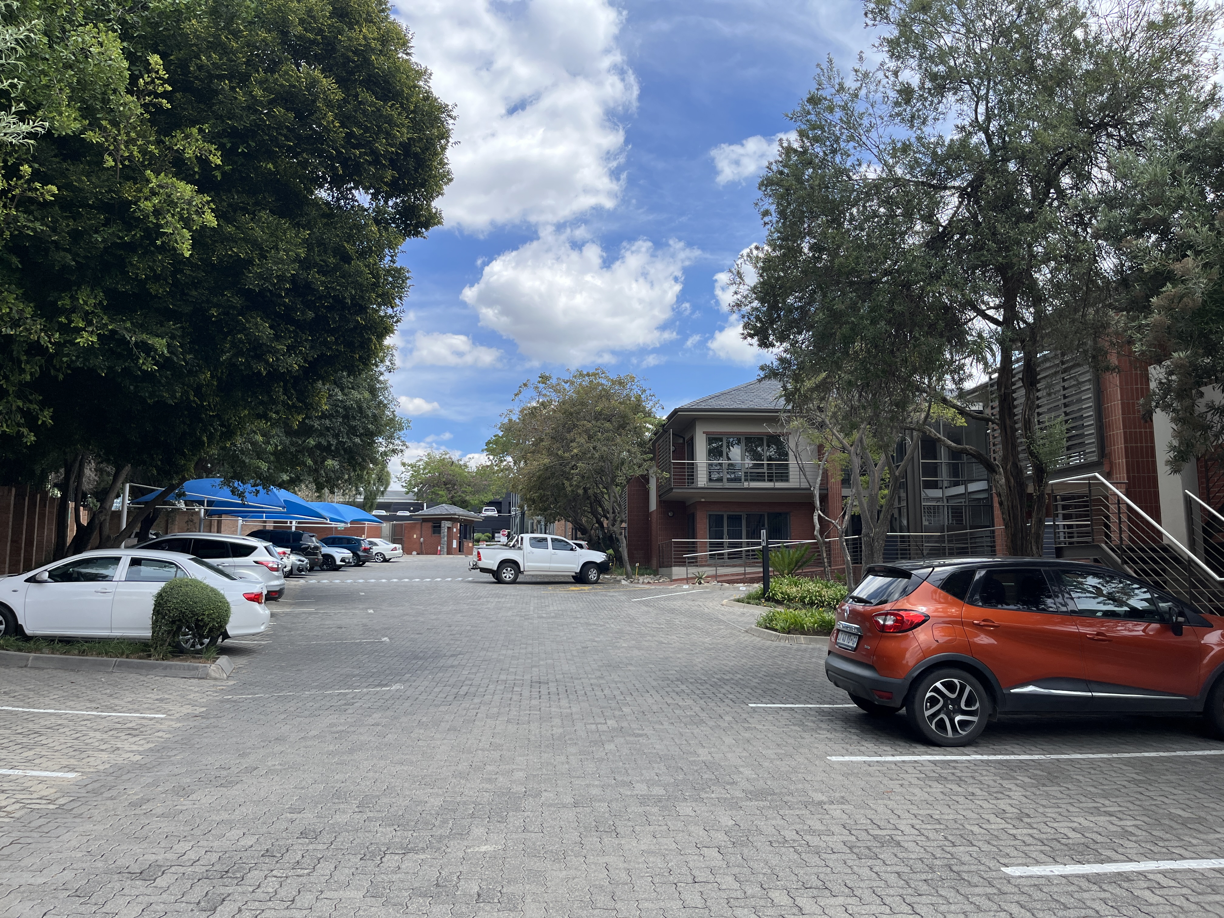 Office Space to rent at Little Fourways Office Park in Magaliessig