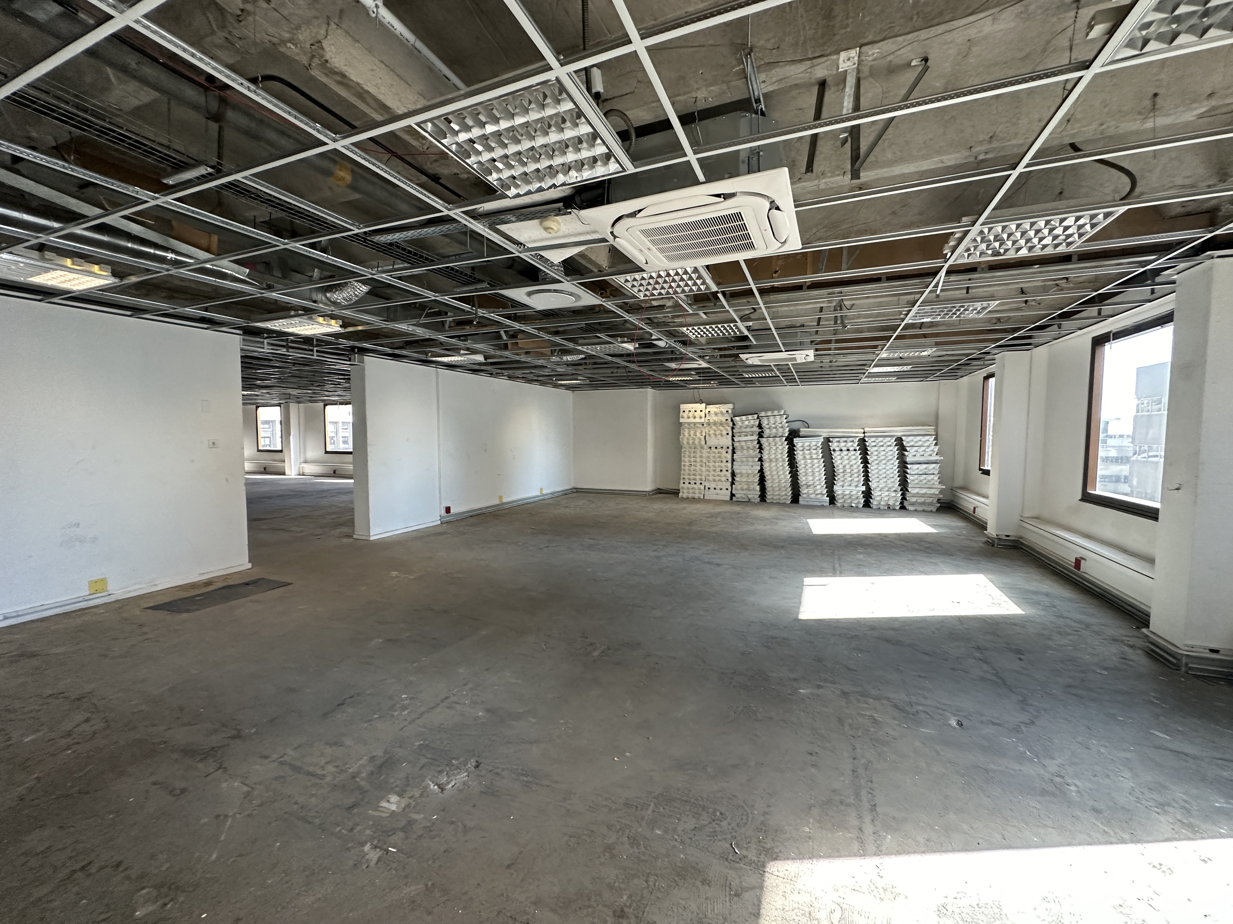 1 220m² Office Space to rent at Matador Centre in Cape Town CBD