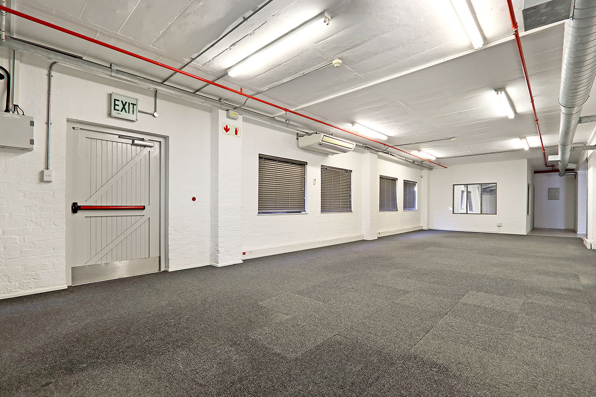 Warehouse to rent at Noursepack in Epping Industrial
