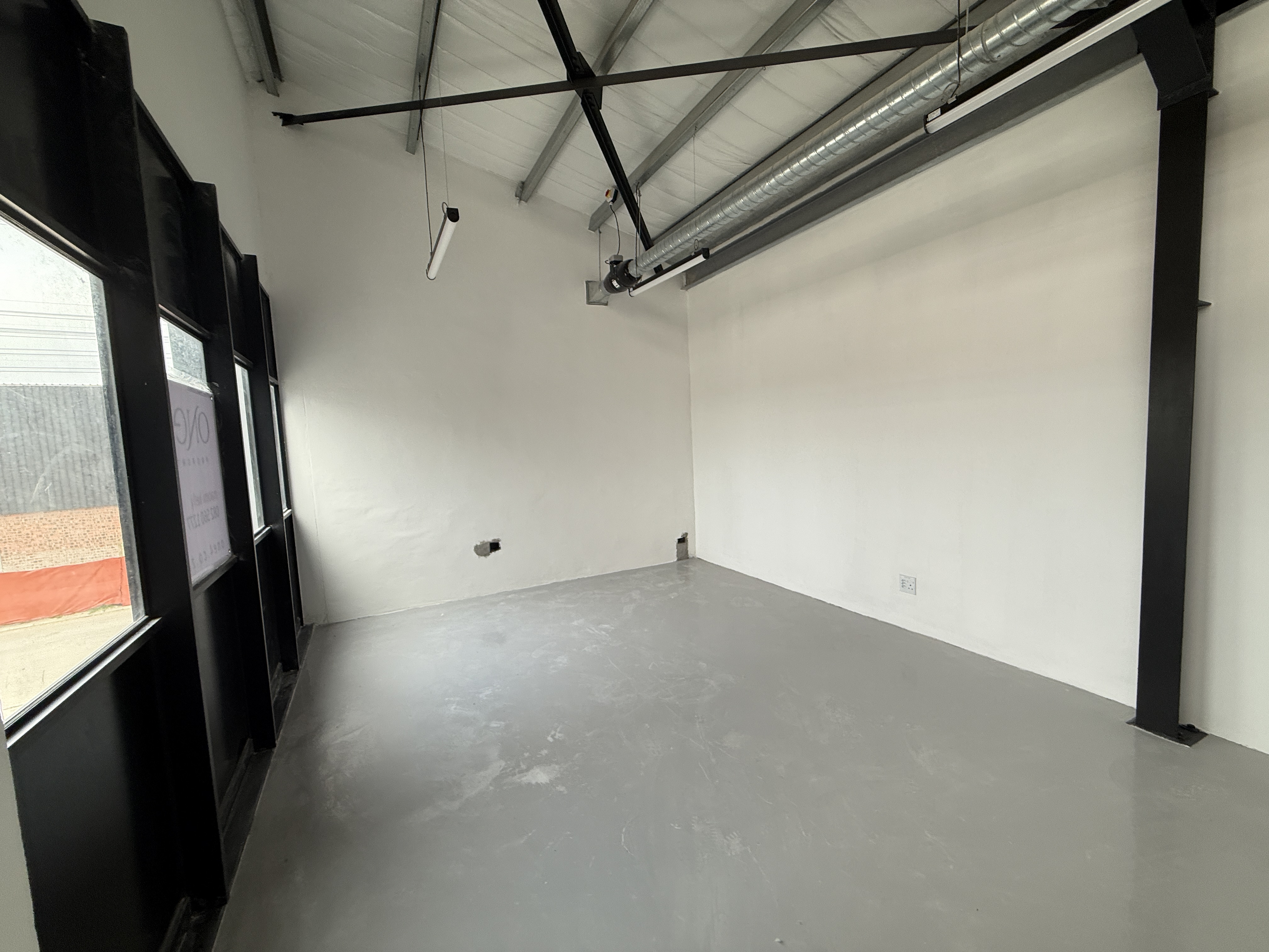 220m² Warehouse to rent at Riverside Business Park in Firgrove