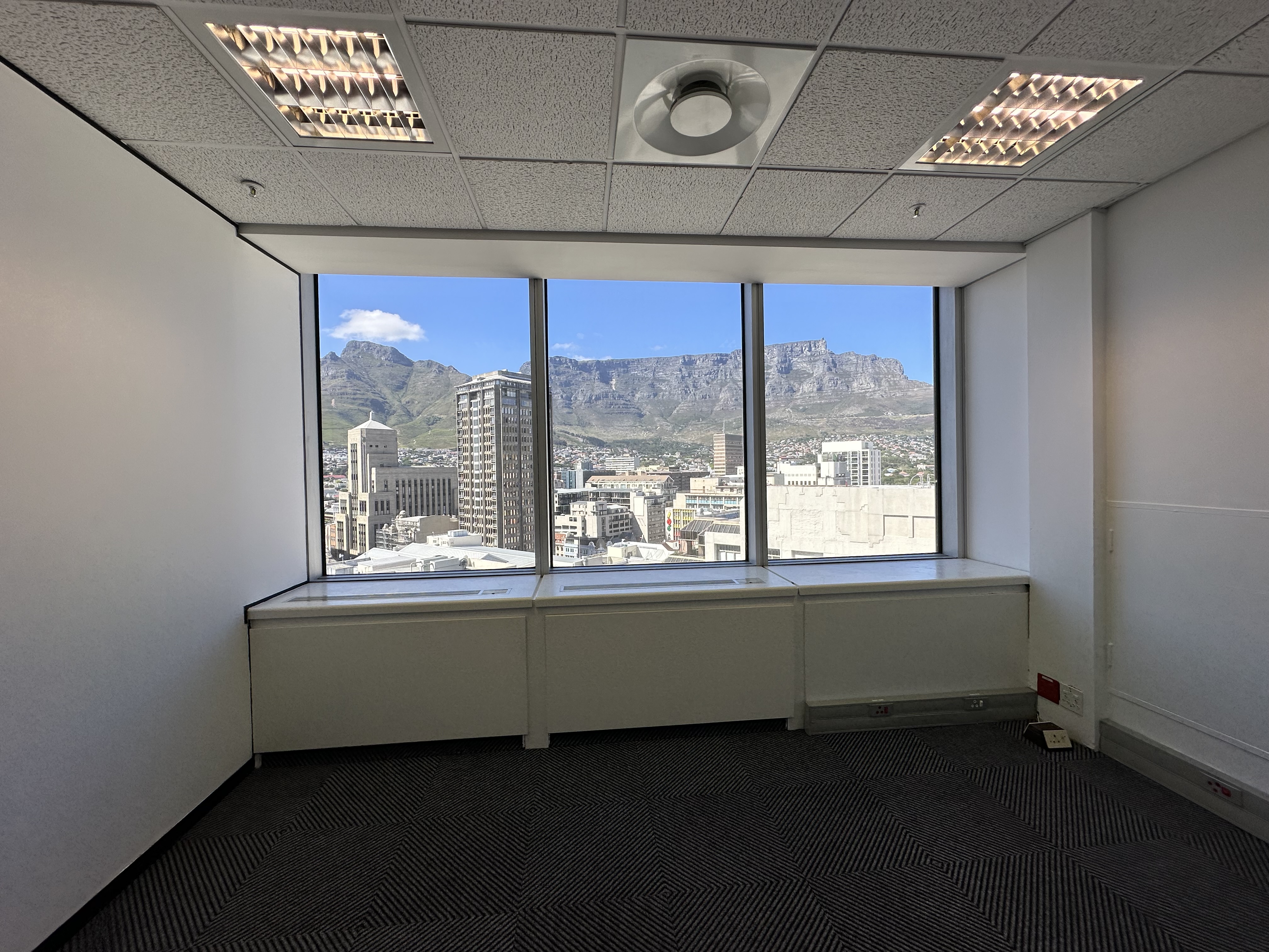 435m² Office Space to rent at SA Reserve Bank Building in Cape Town CBD