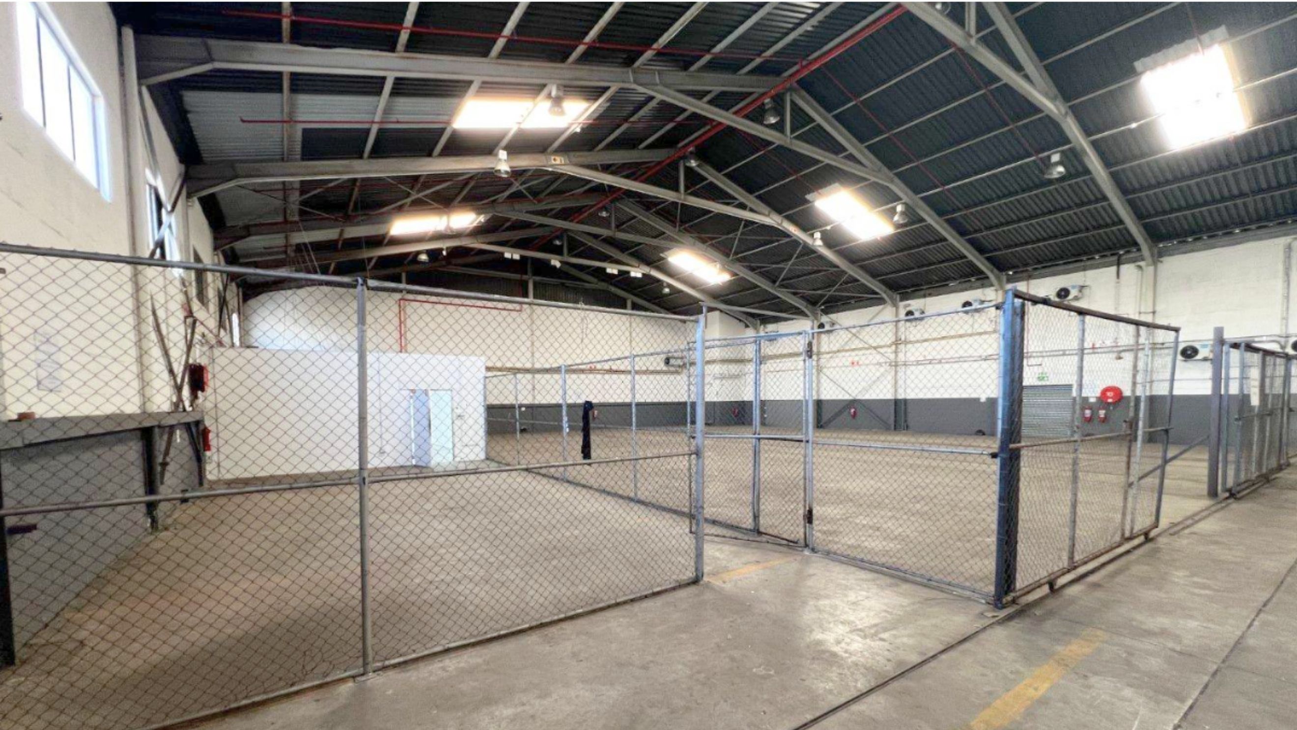 Warehouse to rent at 115 Manhattan Street in Airport Industria
