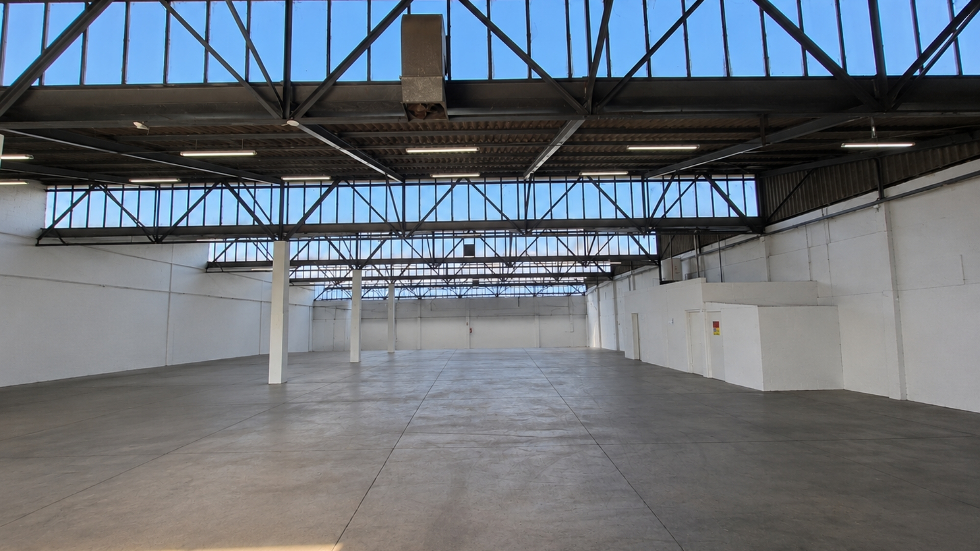 1 810m² Warehouse to rent at 118 Bofors Circle - Gresmac in Epping Industrial