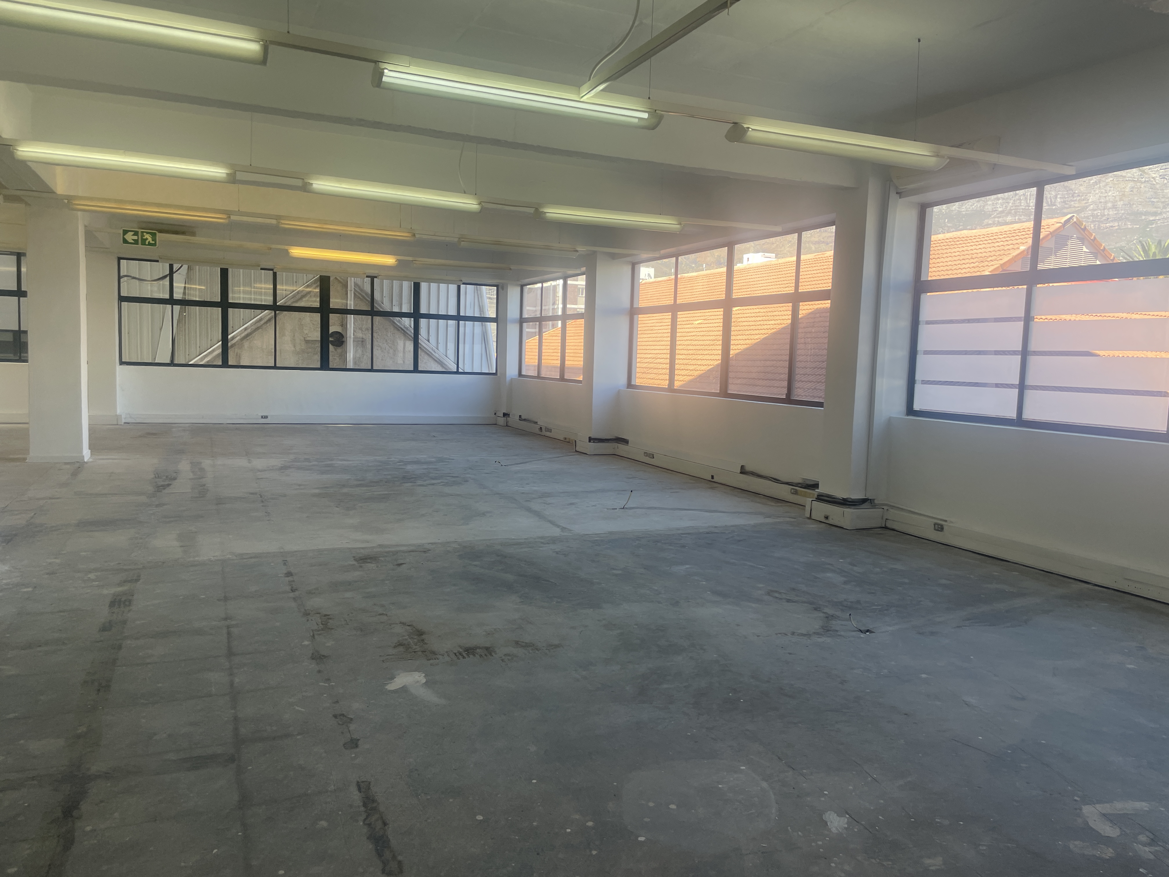 347m² Office Space to rent at 199 Loop Street - Graphic Centre in Cape Town CBD