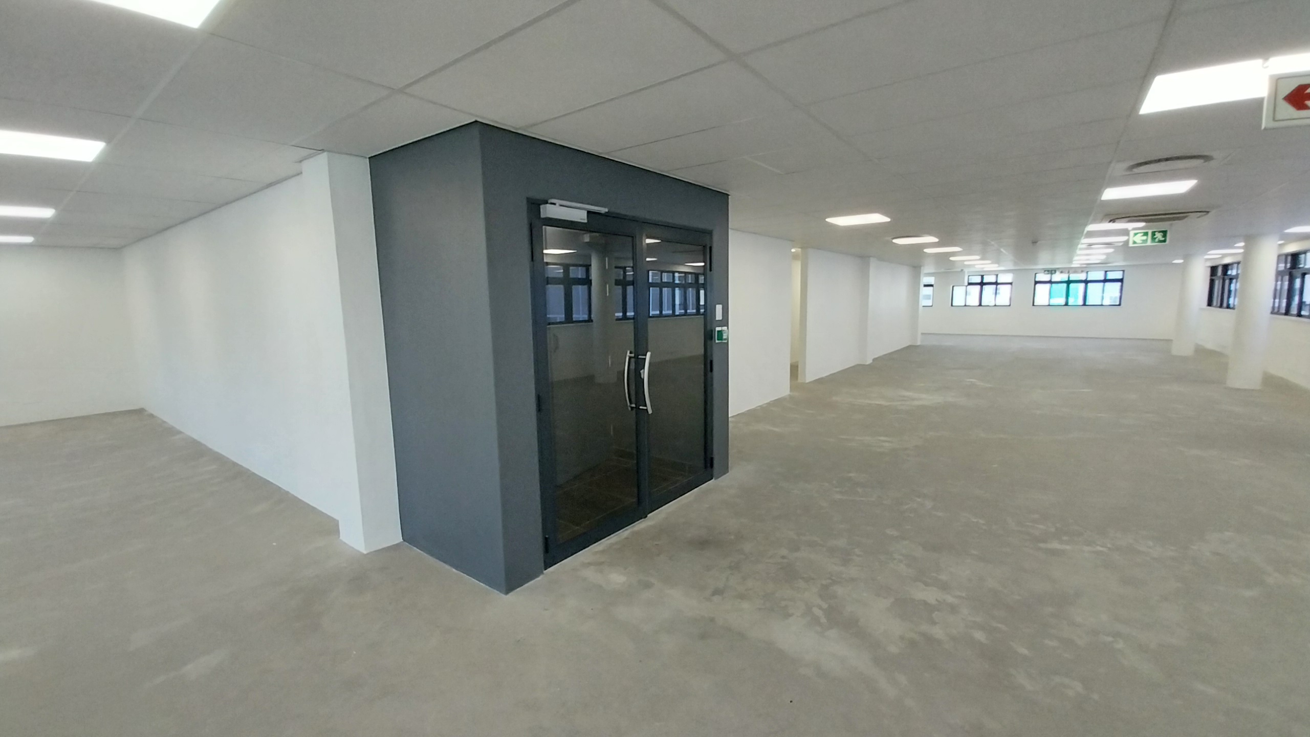 335m² Office Space to rent at 30 Waterkant Street in Cape Town CBD