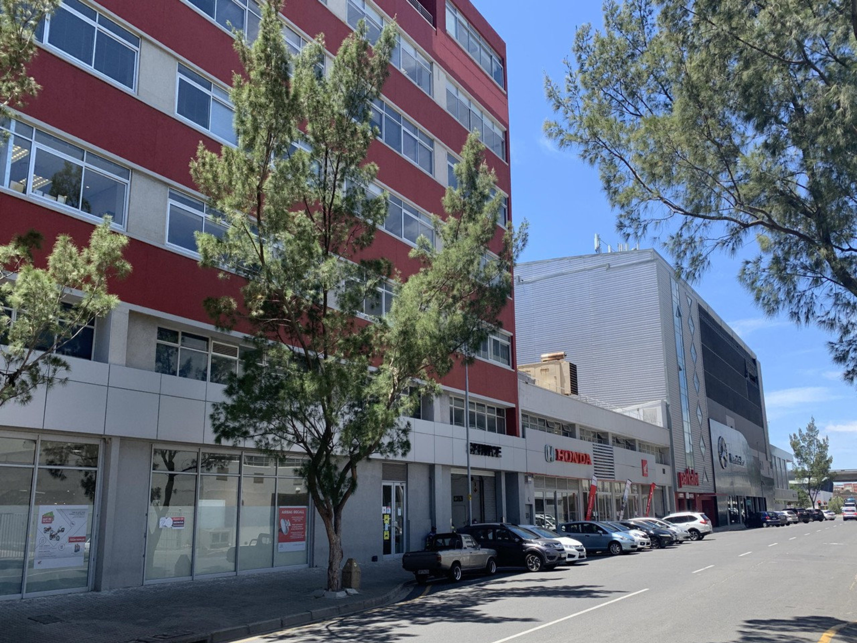 194m² Office Space to rent at 33 Martin Hammerschlag Way in Foreshore