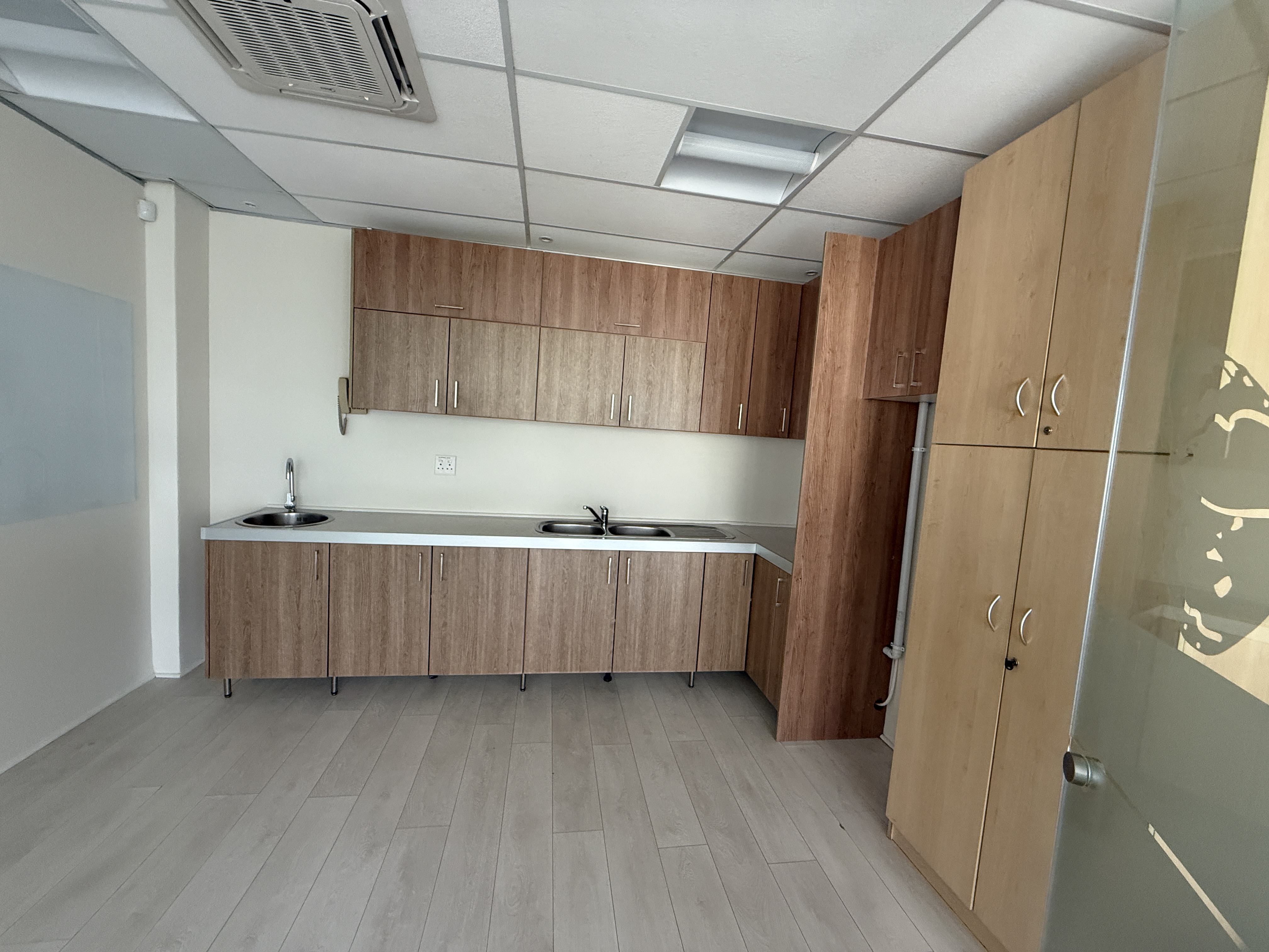 415m² Office Space to rent at Boundary Terraces in Newlands