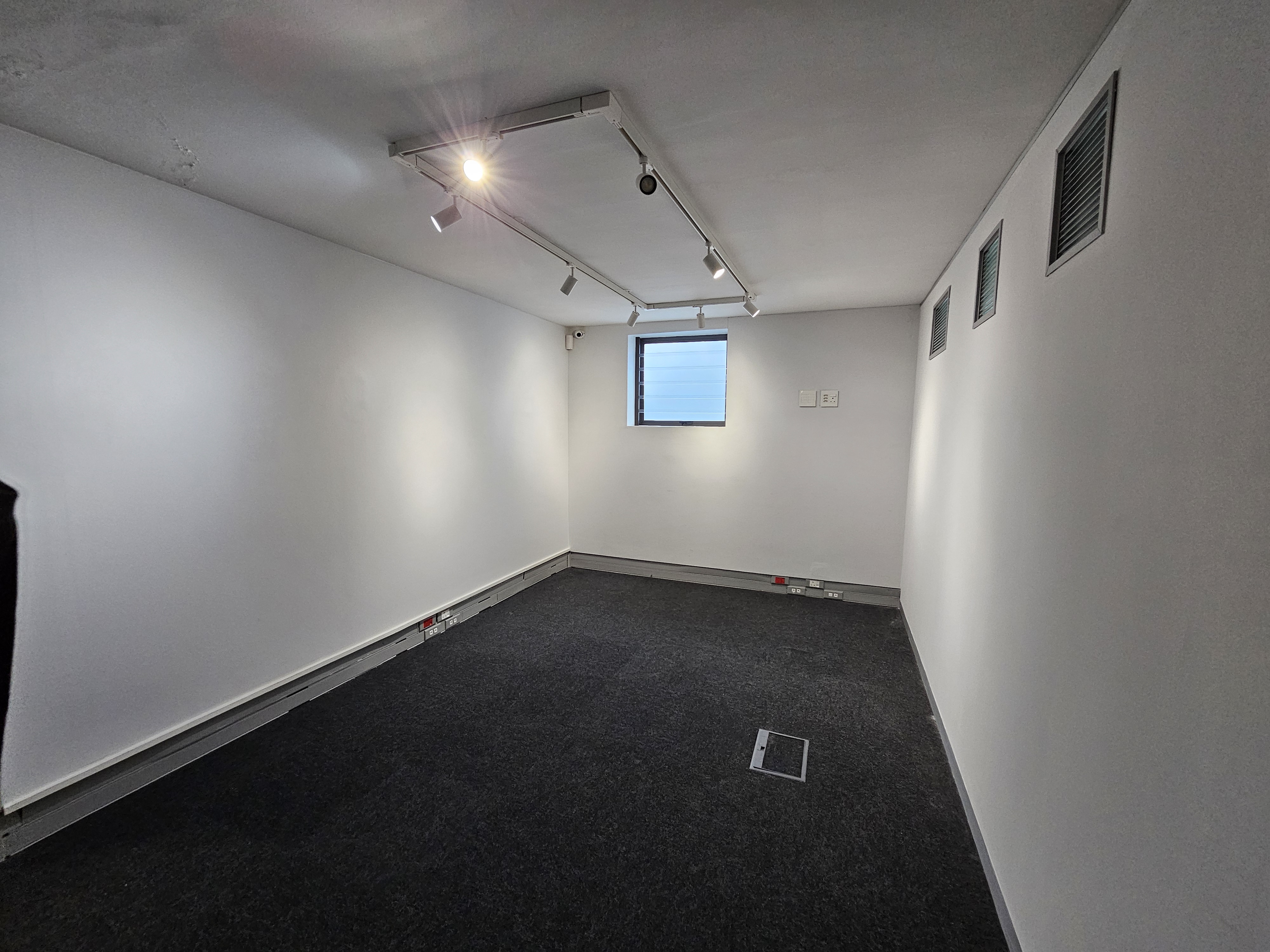 185m² Office Space to rent at Century Gate in Century City