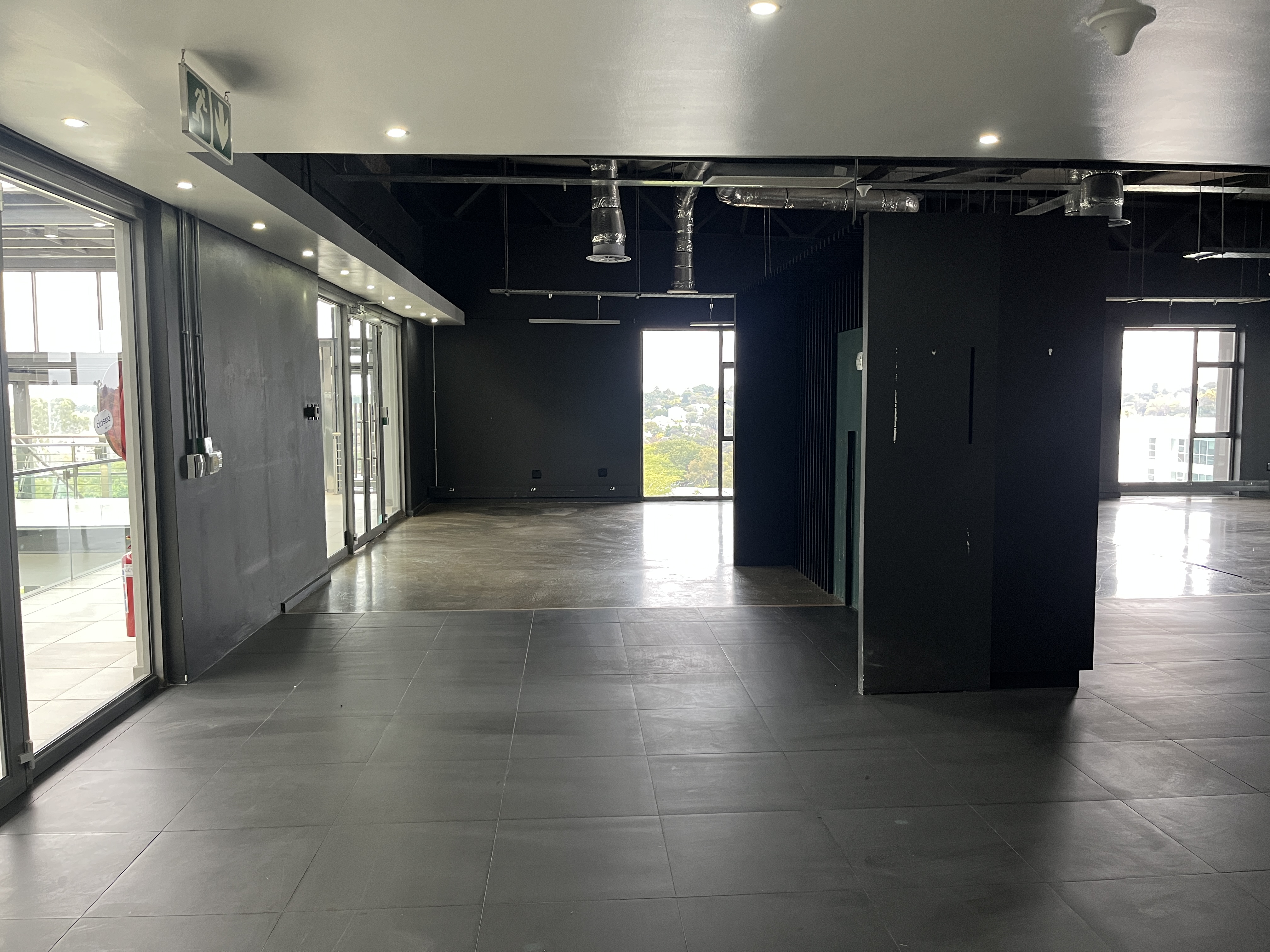 276m² Retail Shops to rent at Design Quarter Offices in Fourways
