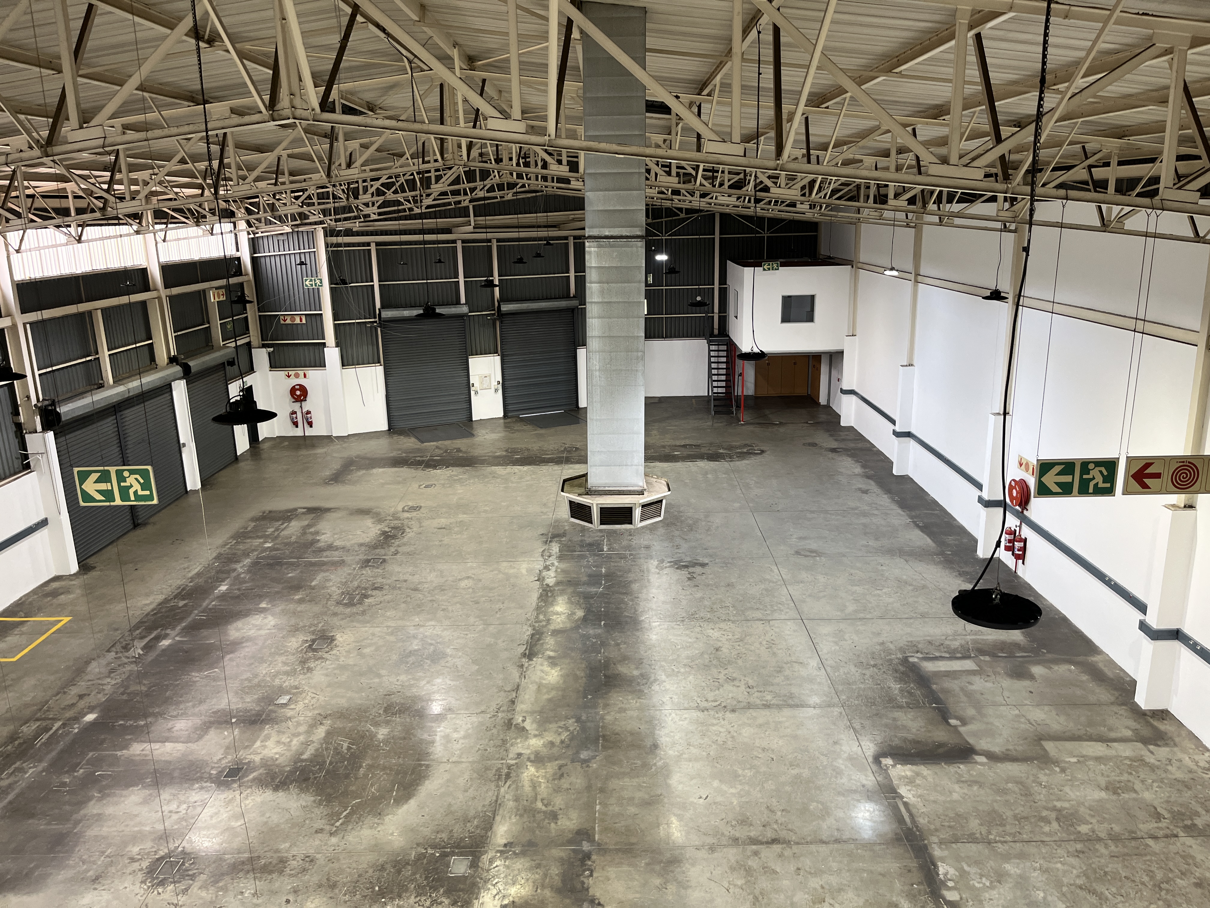 1 236m² Office Space to rent at DHL Building in Lyme Park