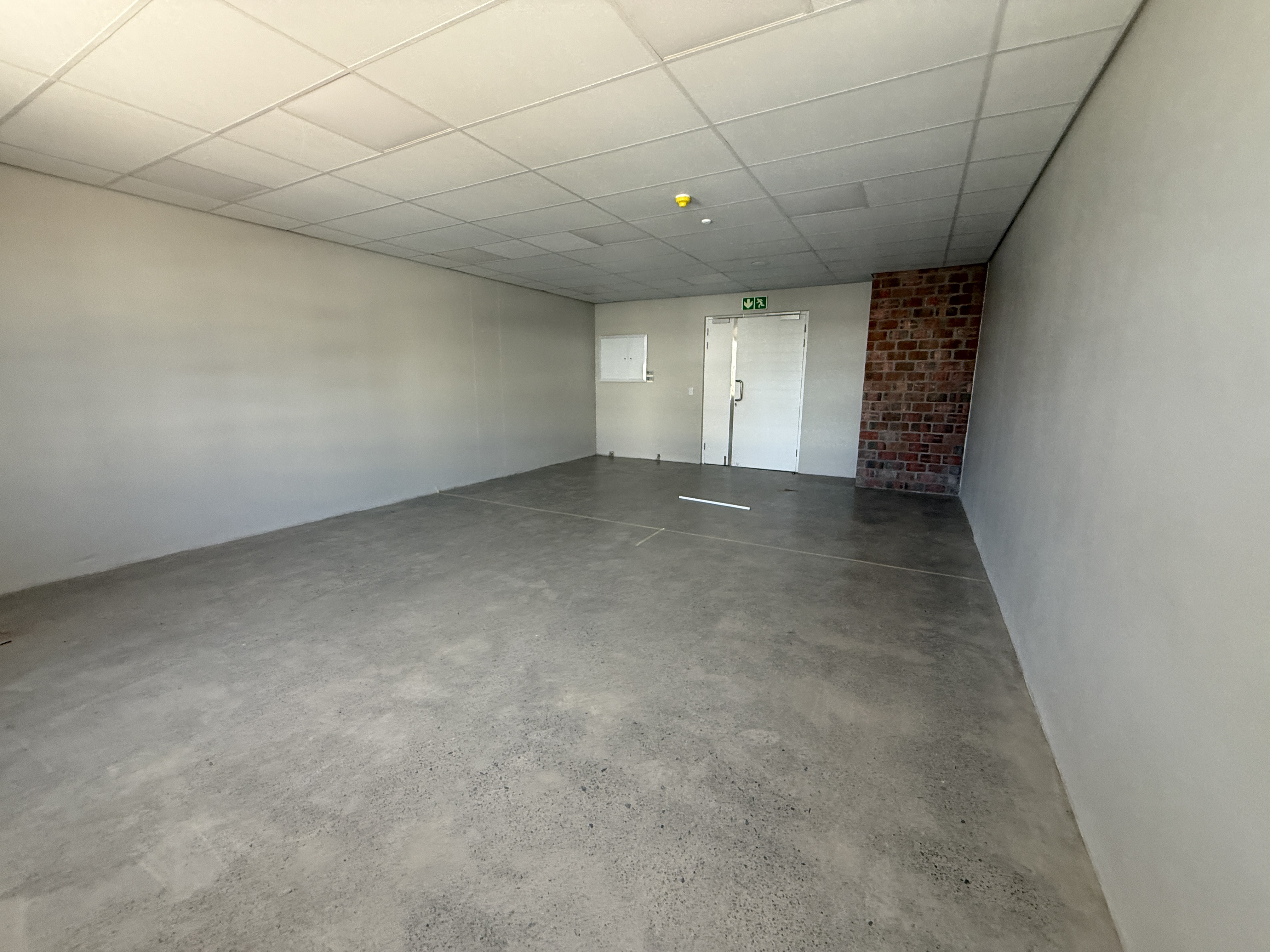 92m² Office Space to rent at Halo Medical Suites Paardevlei in Paardevlei