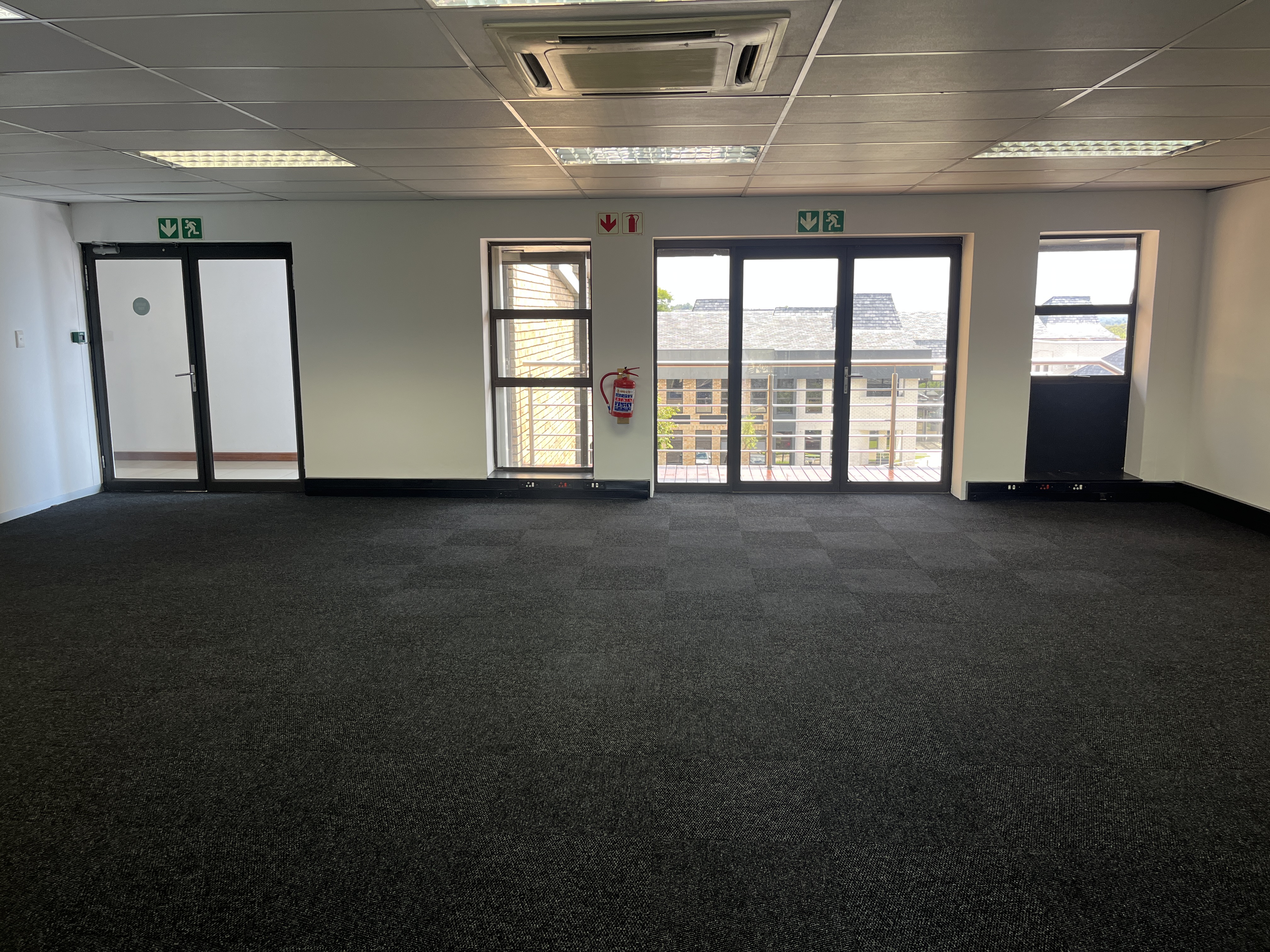 120m² Office Space to rent at Hurlingham Office Park in Hurlingham