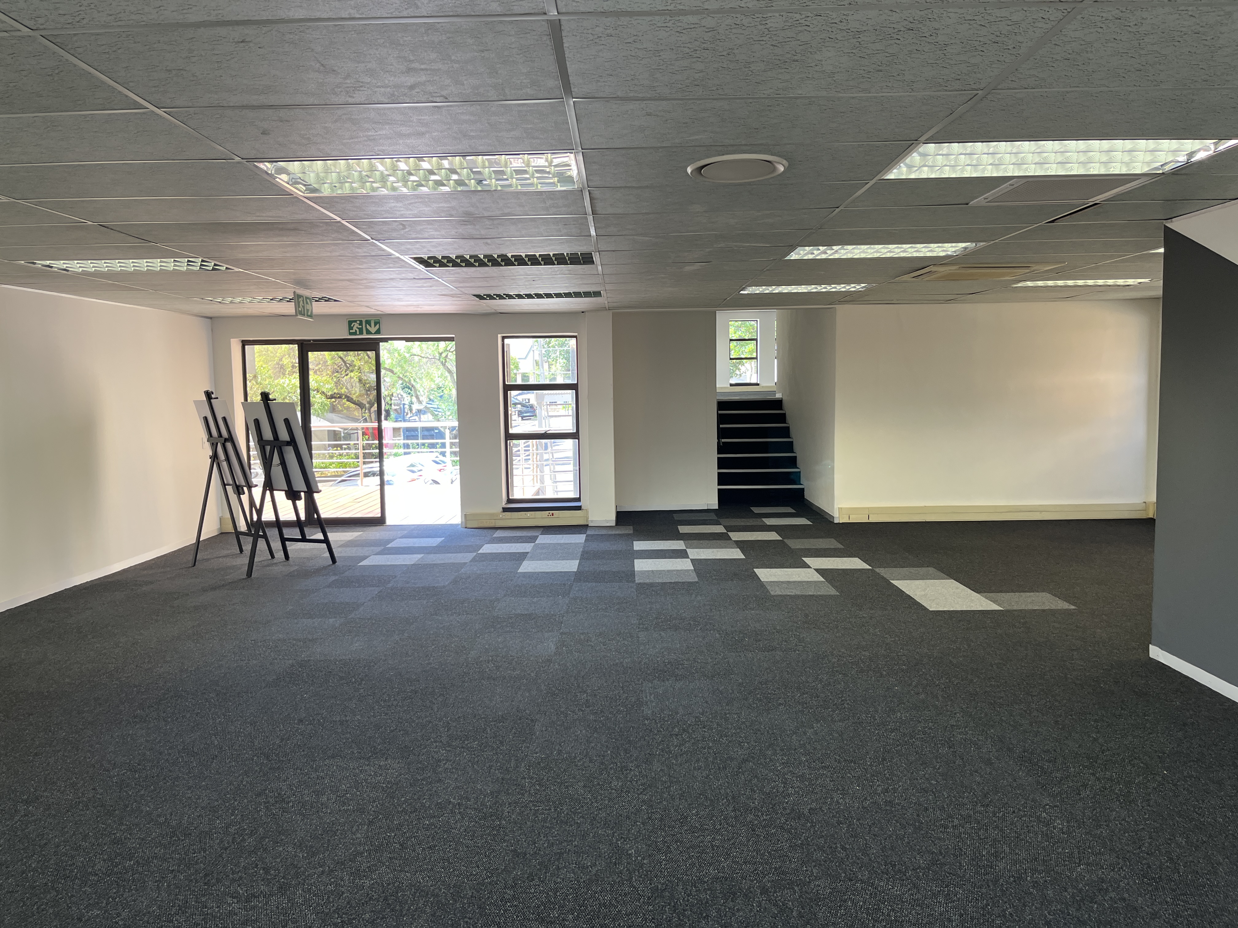 277m² Office Space to rent at Hurlingham Office Park in Hurlingham