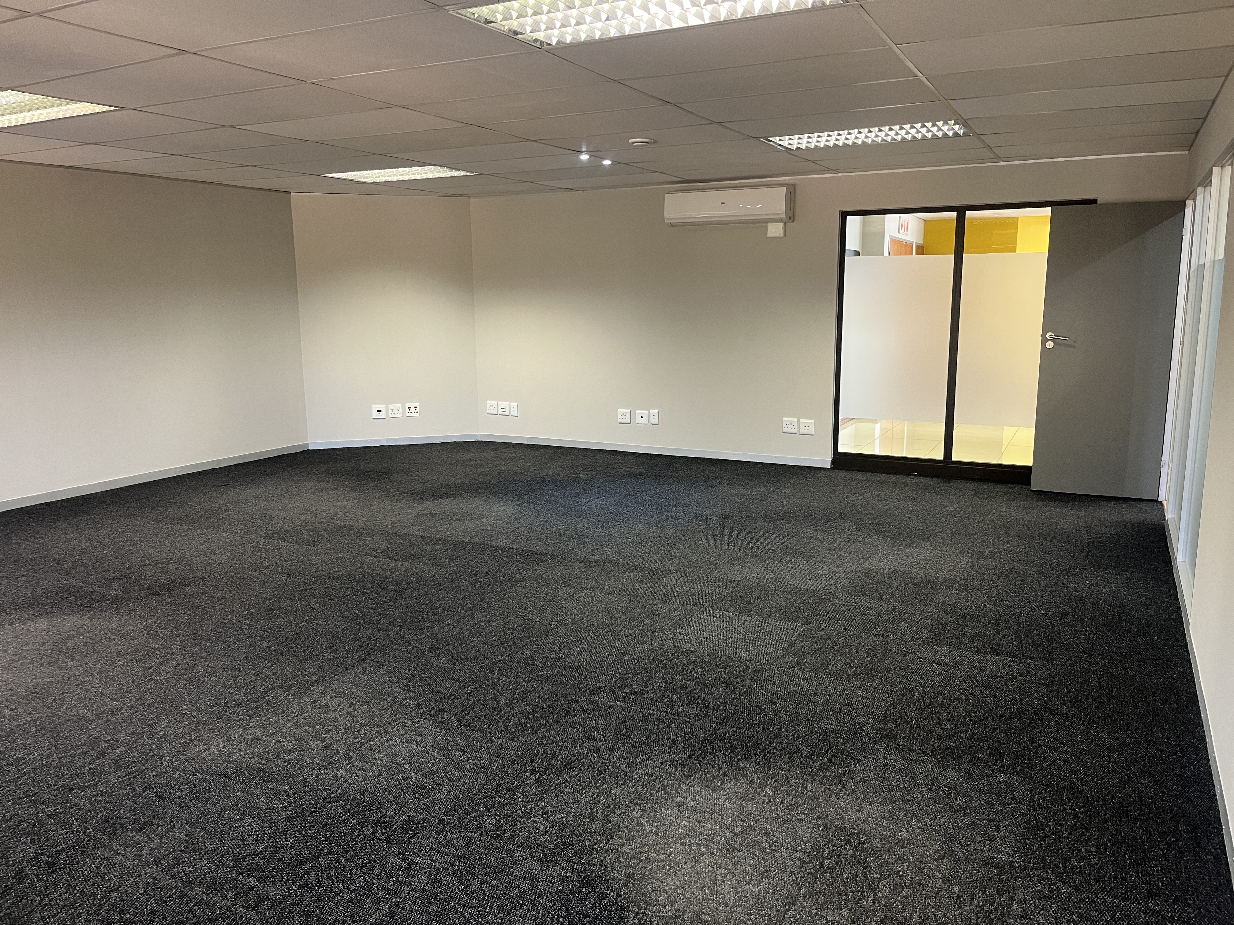 132m² Office Space to rent at Hurlingham Office Park in Hurlingham