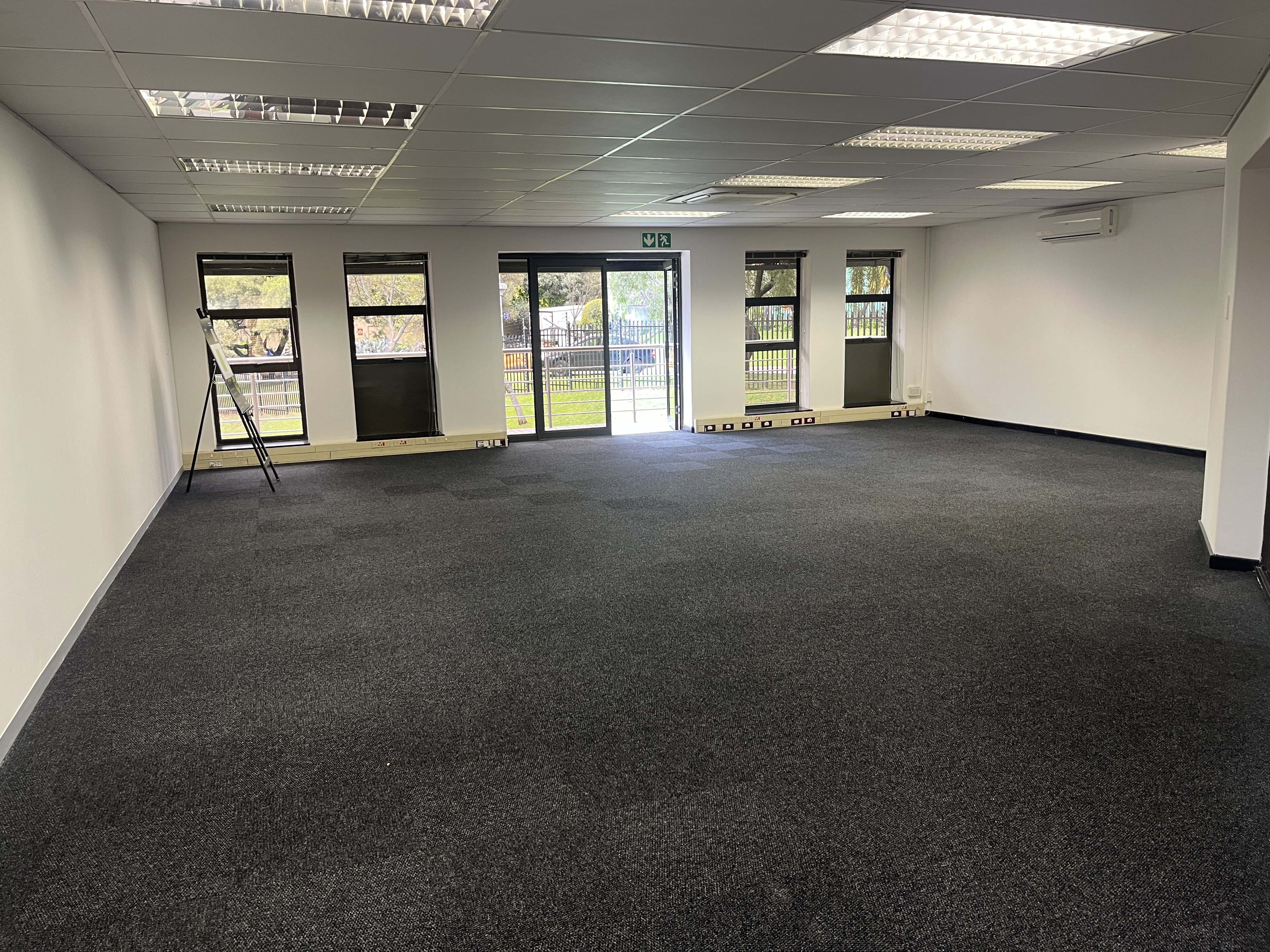 150m² Office Space to rent at Hurlingham Office Park in Hurlingham