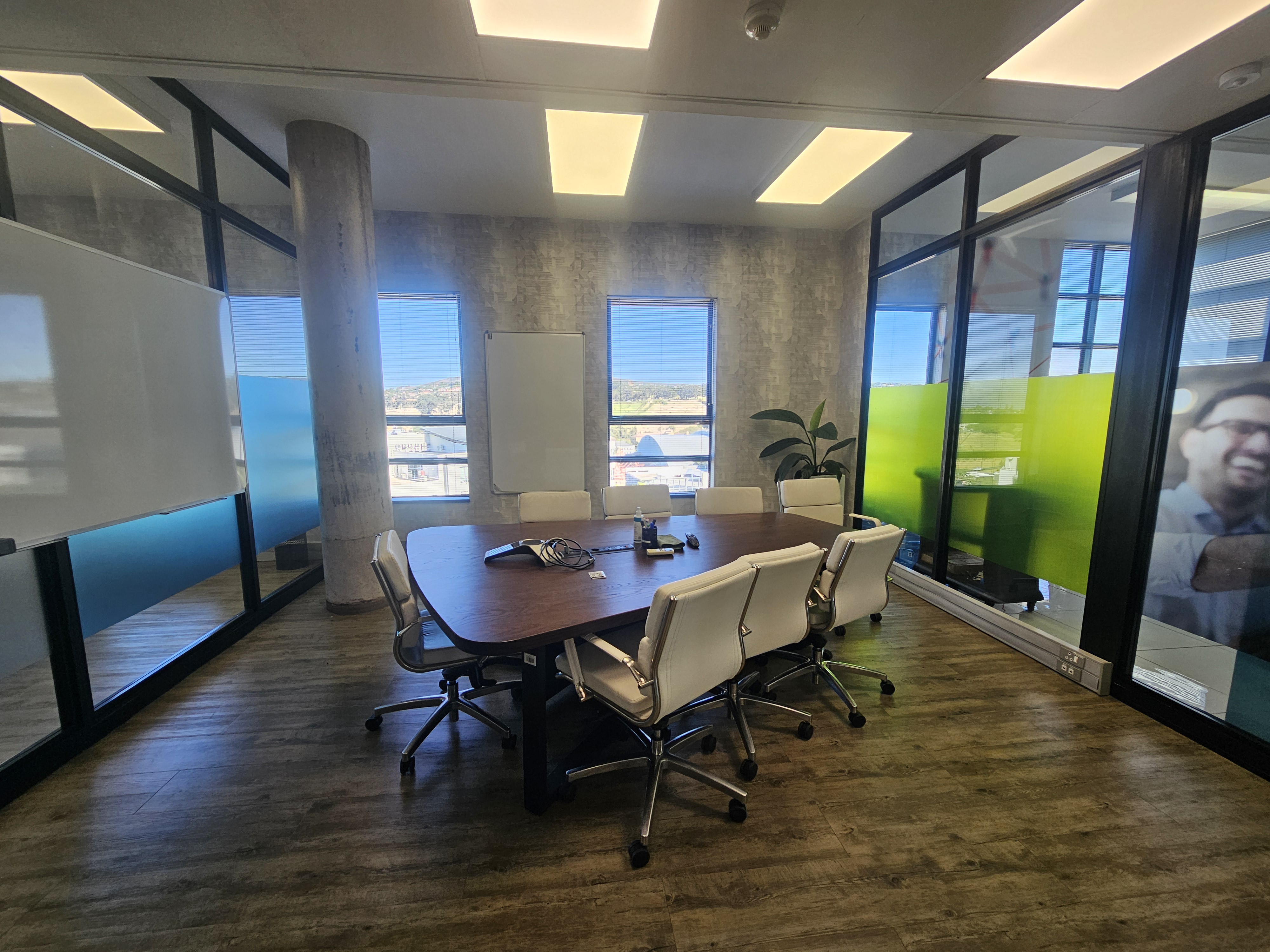 Office Space to rent at Manhattan Plaza in Bo Oakdale