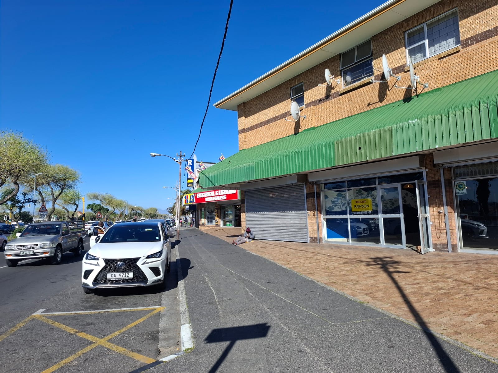 167m² Retail Shops to rent at Royker Centre in Athlone