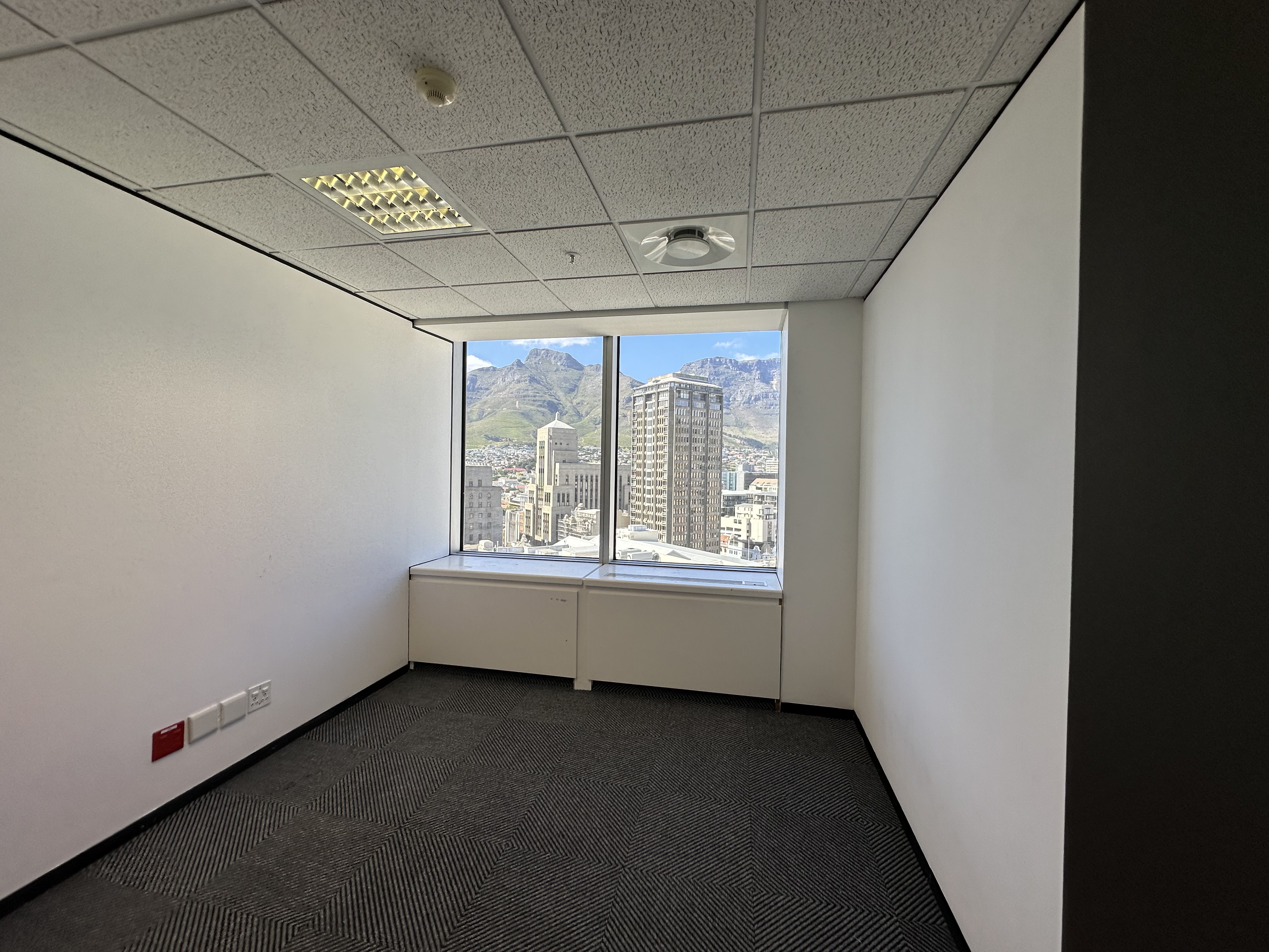 435m² Office Space to rent at SA Reserve Bank Building in Cape Town CBD