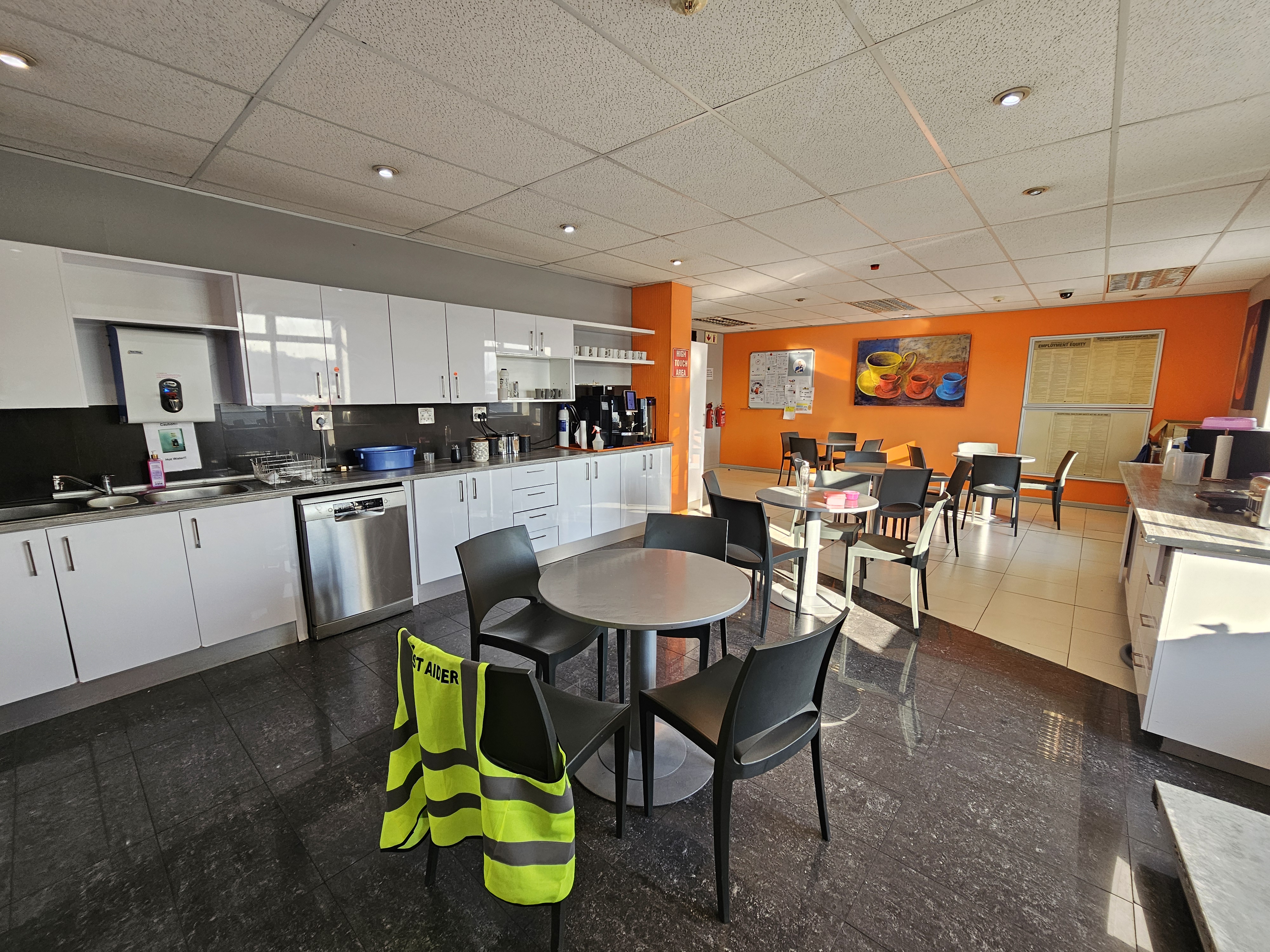 1 067m² Office Space to rent at Tyger Valley Chambers 2 in Tyger Valley