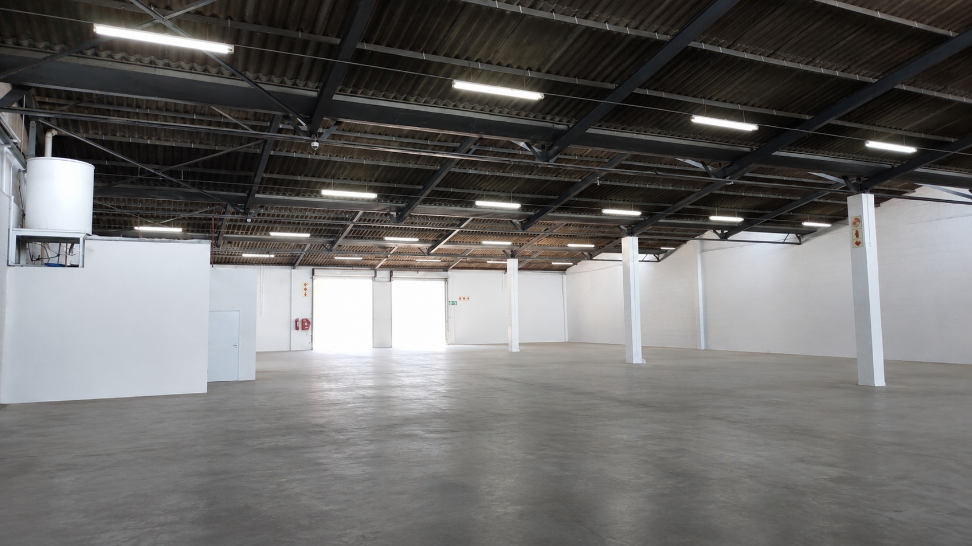 1 810m² Warehouse to rent at 118 Bofors Circle - Gresmac in Epping Industrial