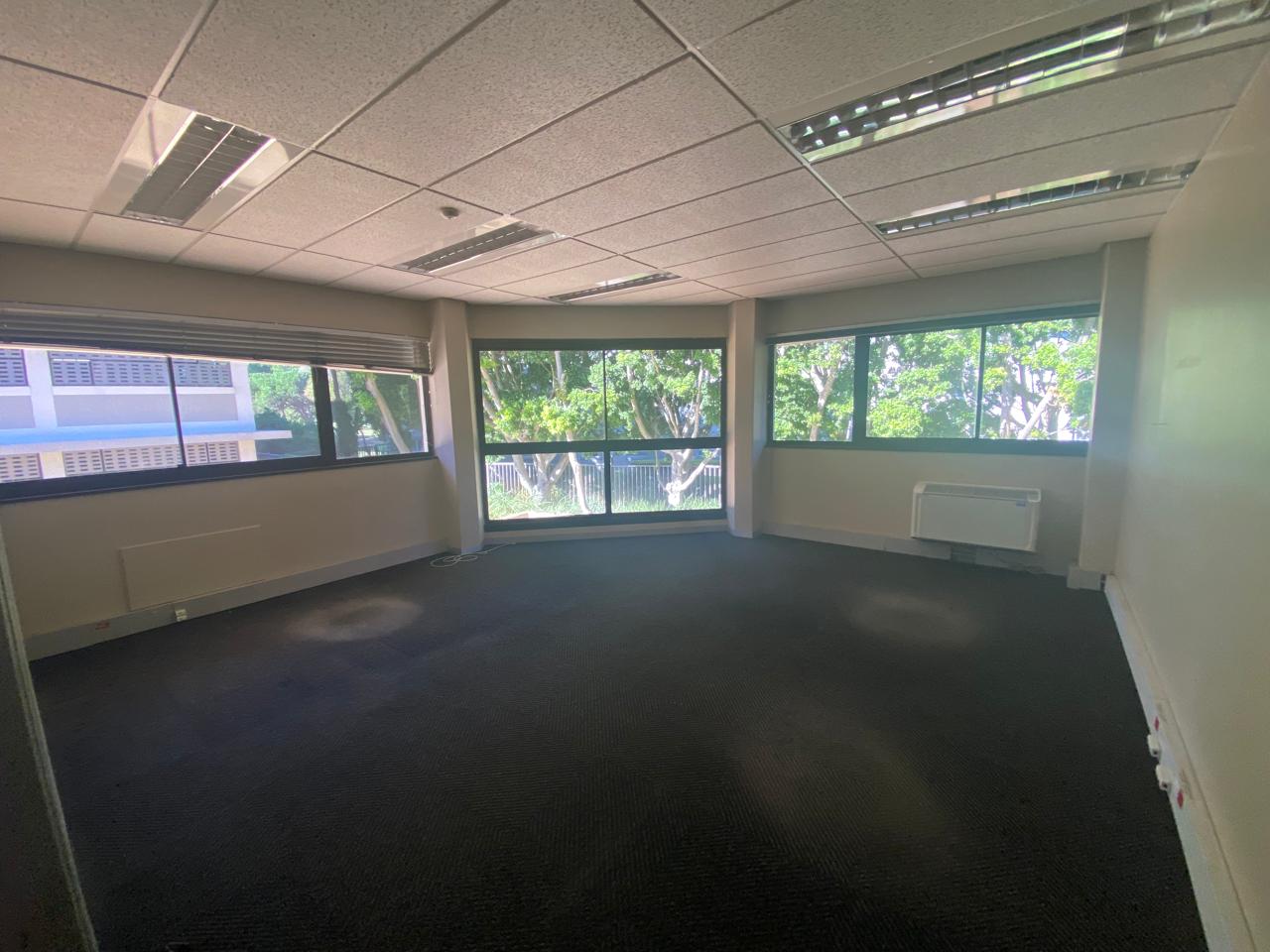 924m² Office Space to rent at Golf Park in Mowbray