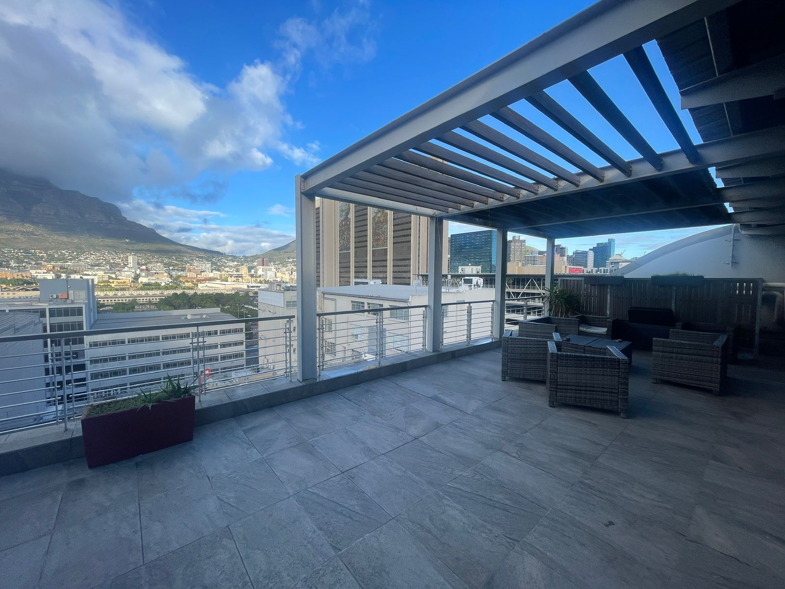 534m² Office Space to rent at 19 Louis Gradner in Foreshore