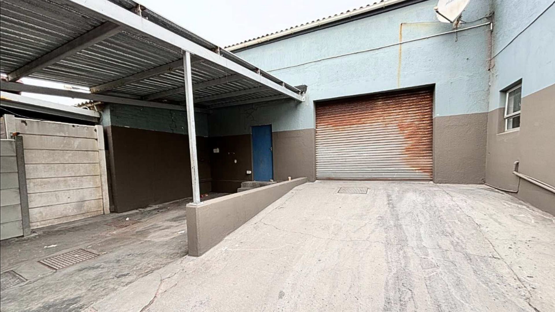 571m² Warehouse to rent at 28 Marine Drive in Paarden Eiland