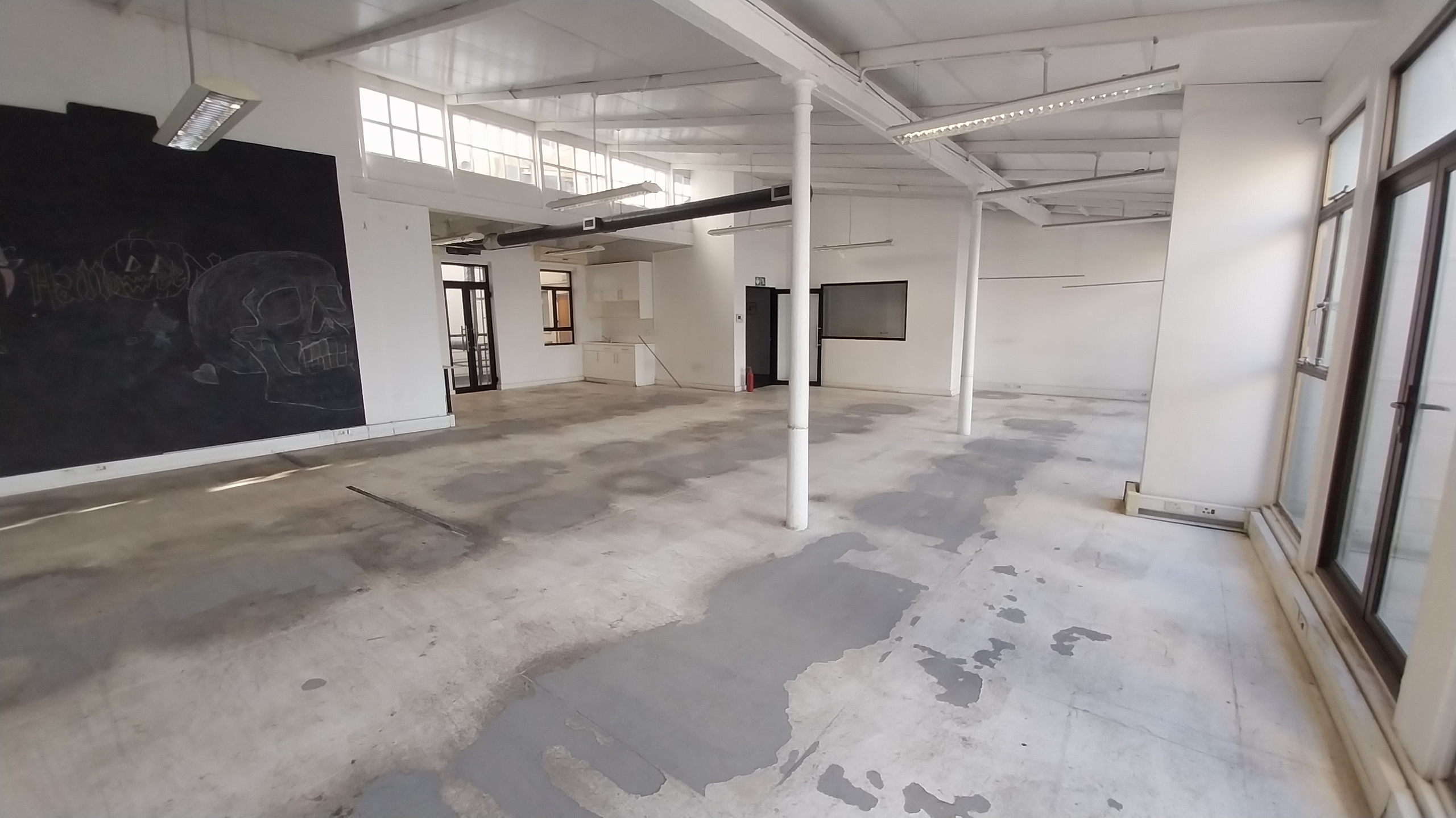 195m² Office Space to rent at 32 St Georges Mall in Cape Town CBD