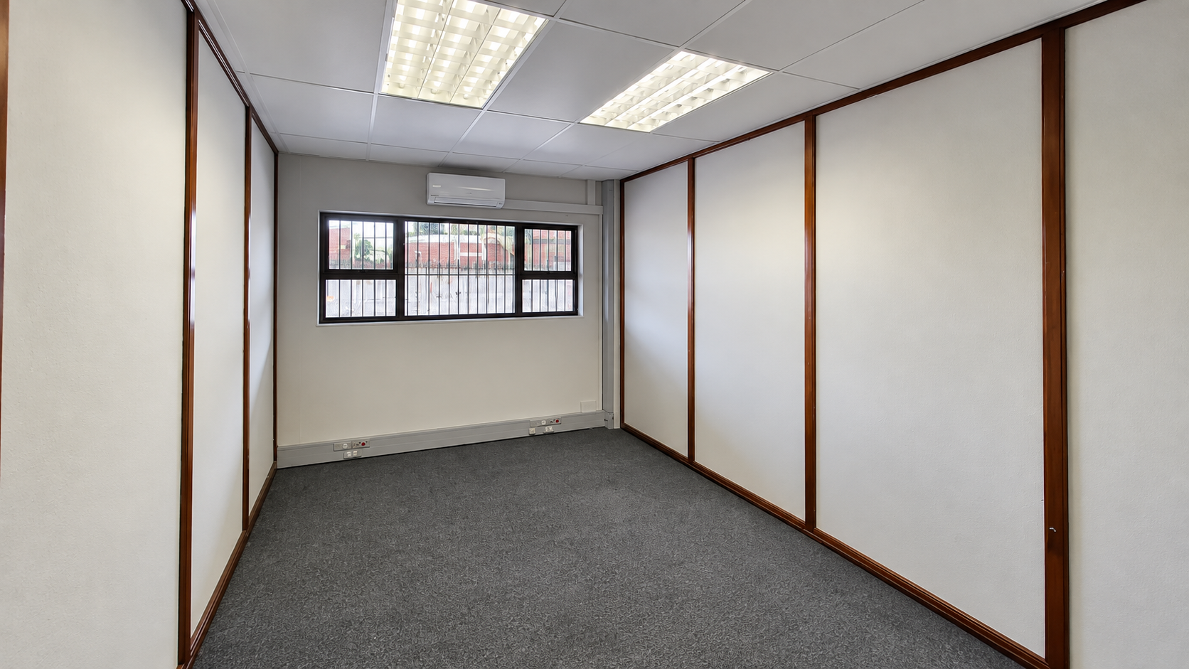 1 382m² Warehouse to rent at 99 Bofors Circle in Epping Industrial