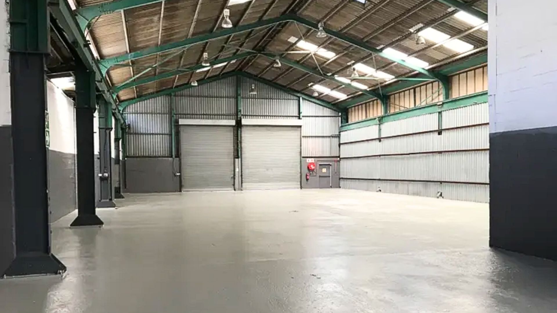 Warehouse to rent at Consani Industrial Park in Elsies River