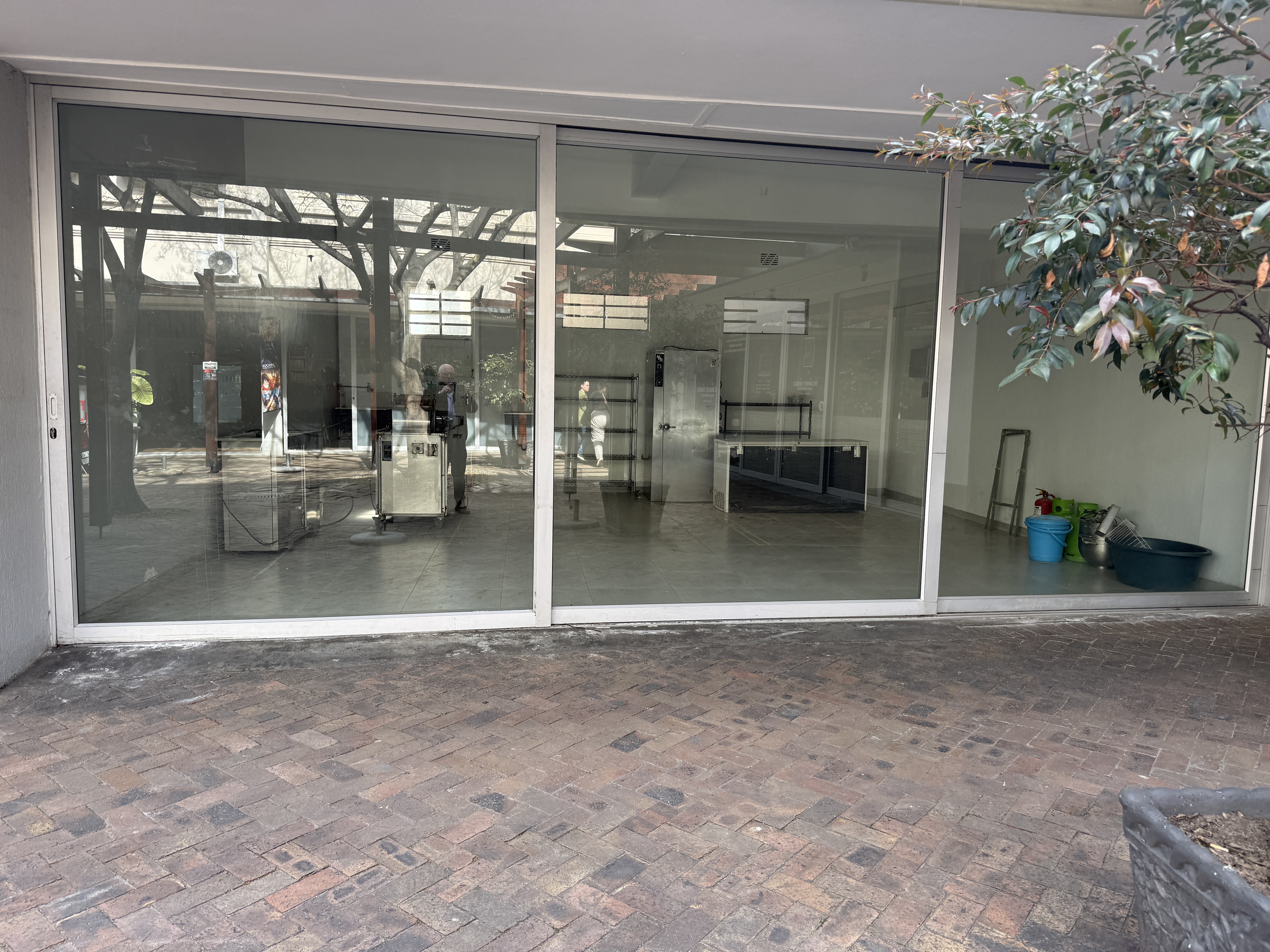 56m² Retail Shops to rent at Fountain Square - Somerset West in Somerset West