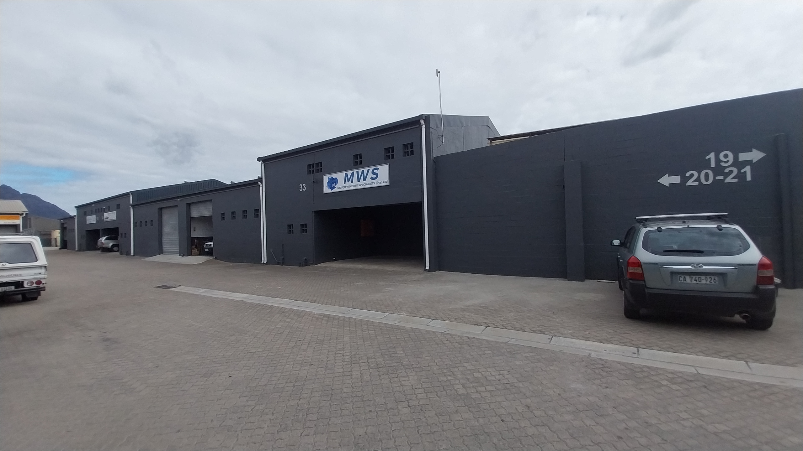 Warehouse to rent at Gunners Factory Park in Epping Industrial