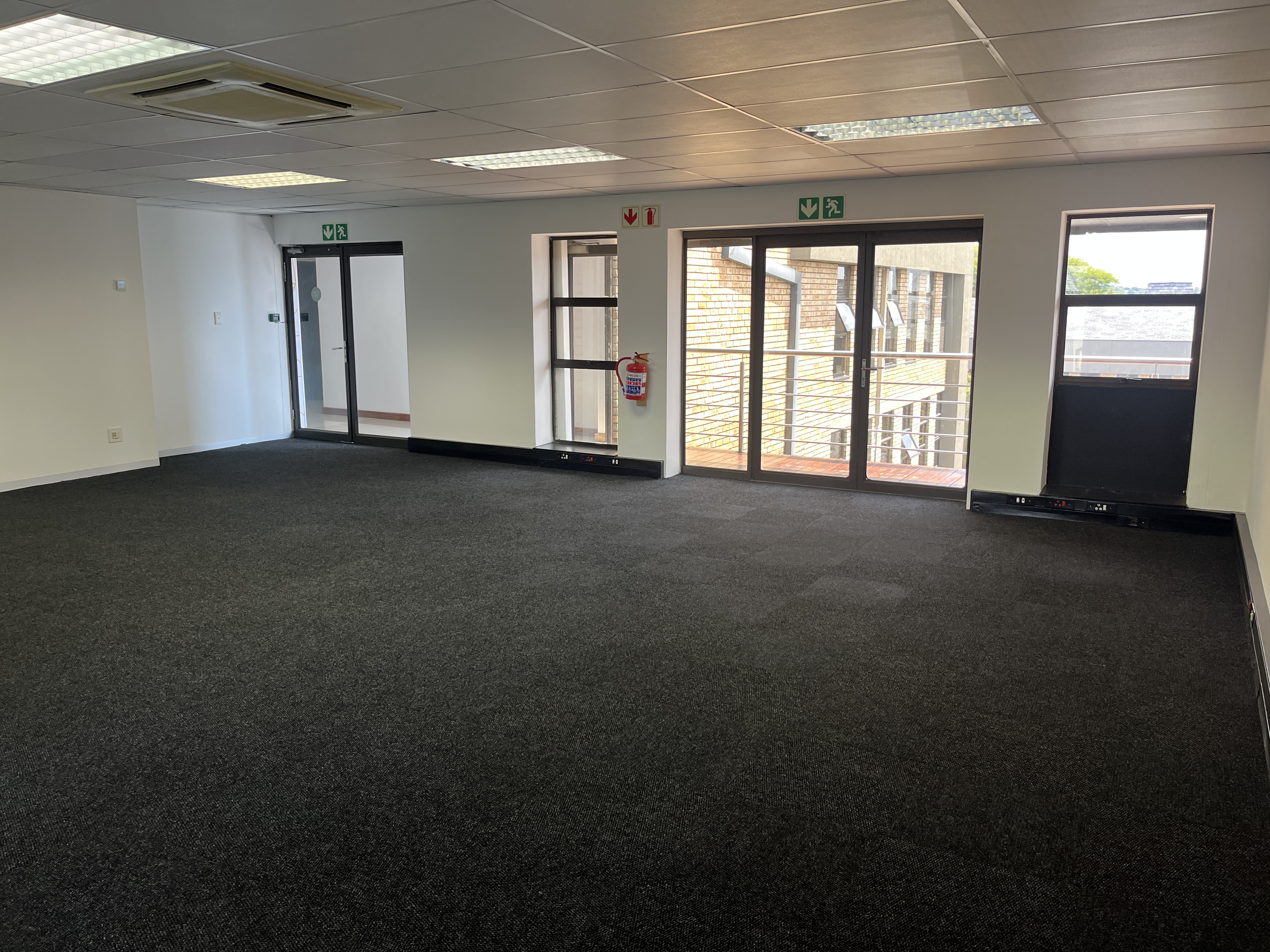 120m² Office Space to rent at Hurlingham Office Park in Hurlingham