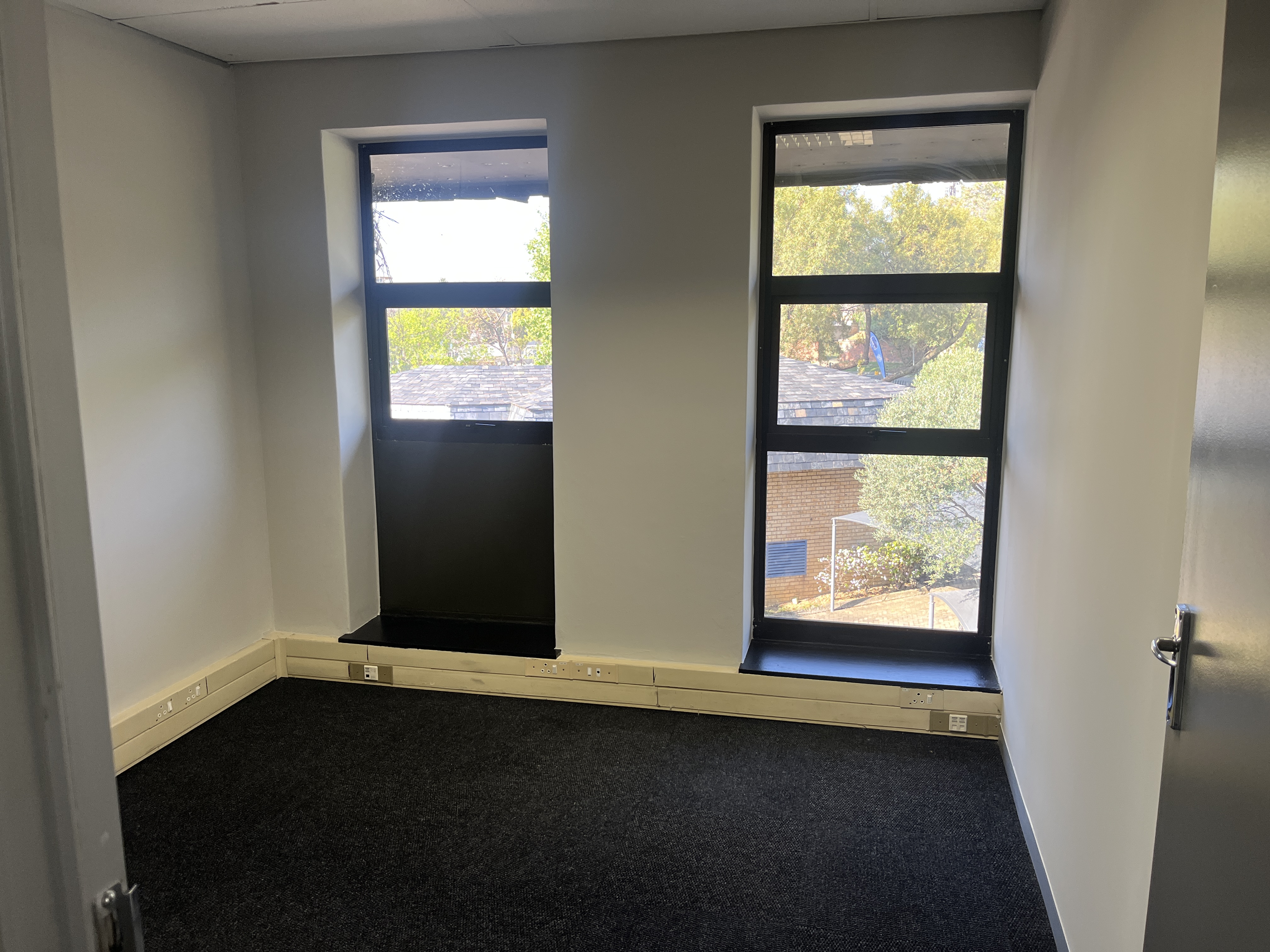 163m² Office Space to rent at Hurlingham Office Park in Hurlingham