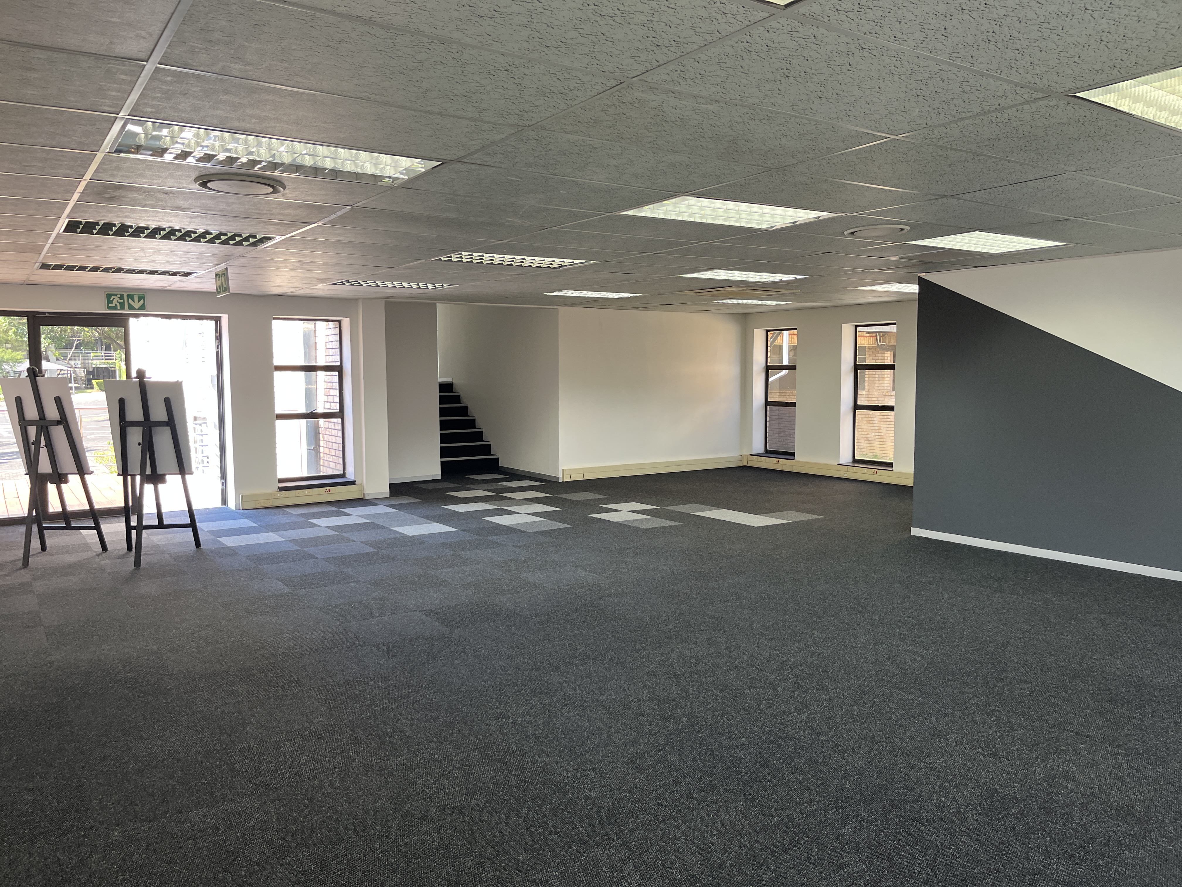 277m² Office Space to rent at Hurlingham Office Park in Hurlingham