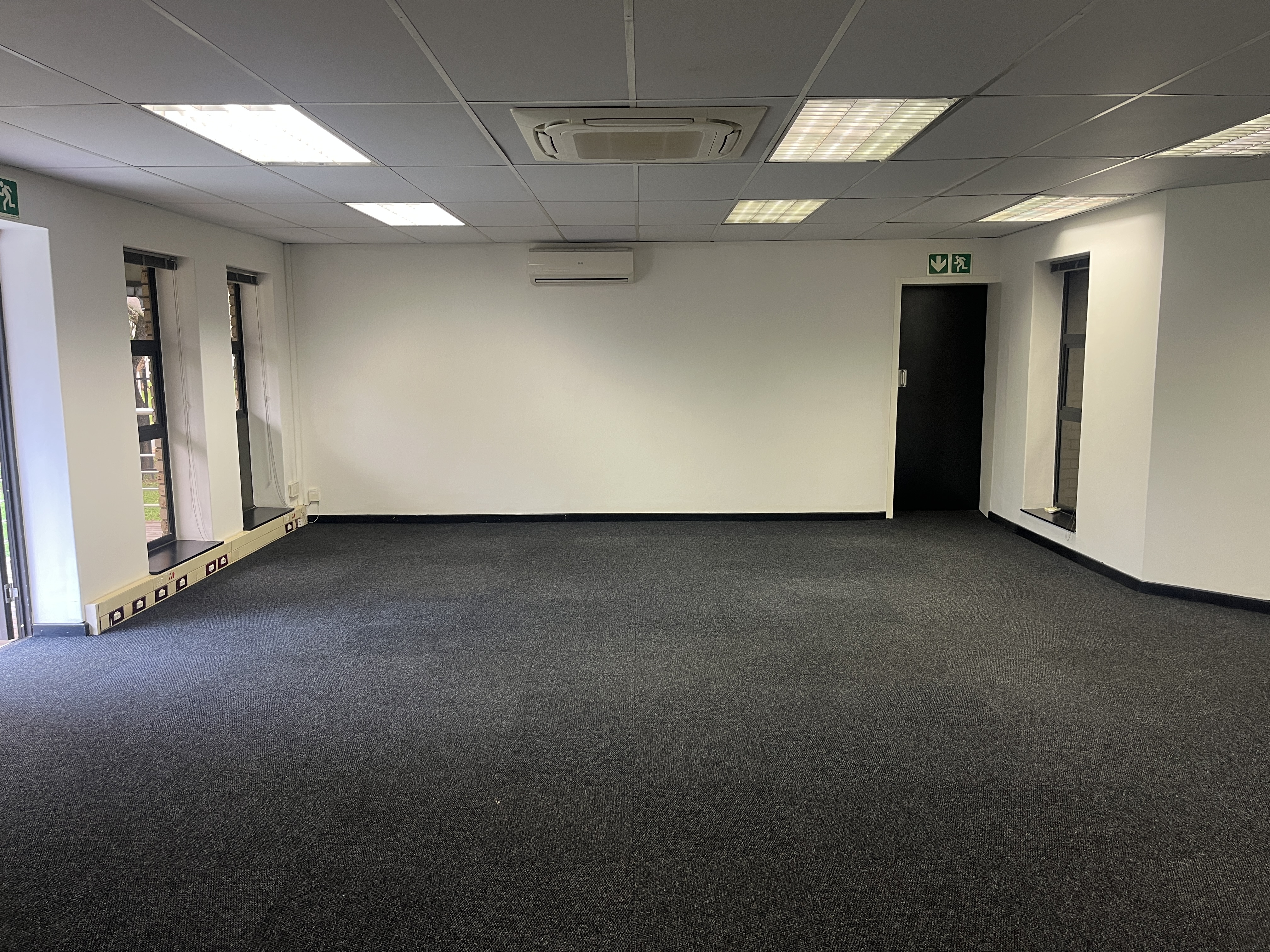 150m² Office Space to rent at Hurlingham Office Park in Hurlingham