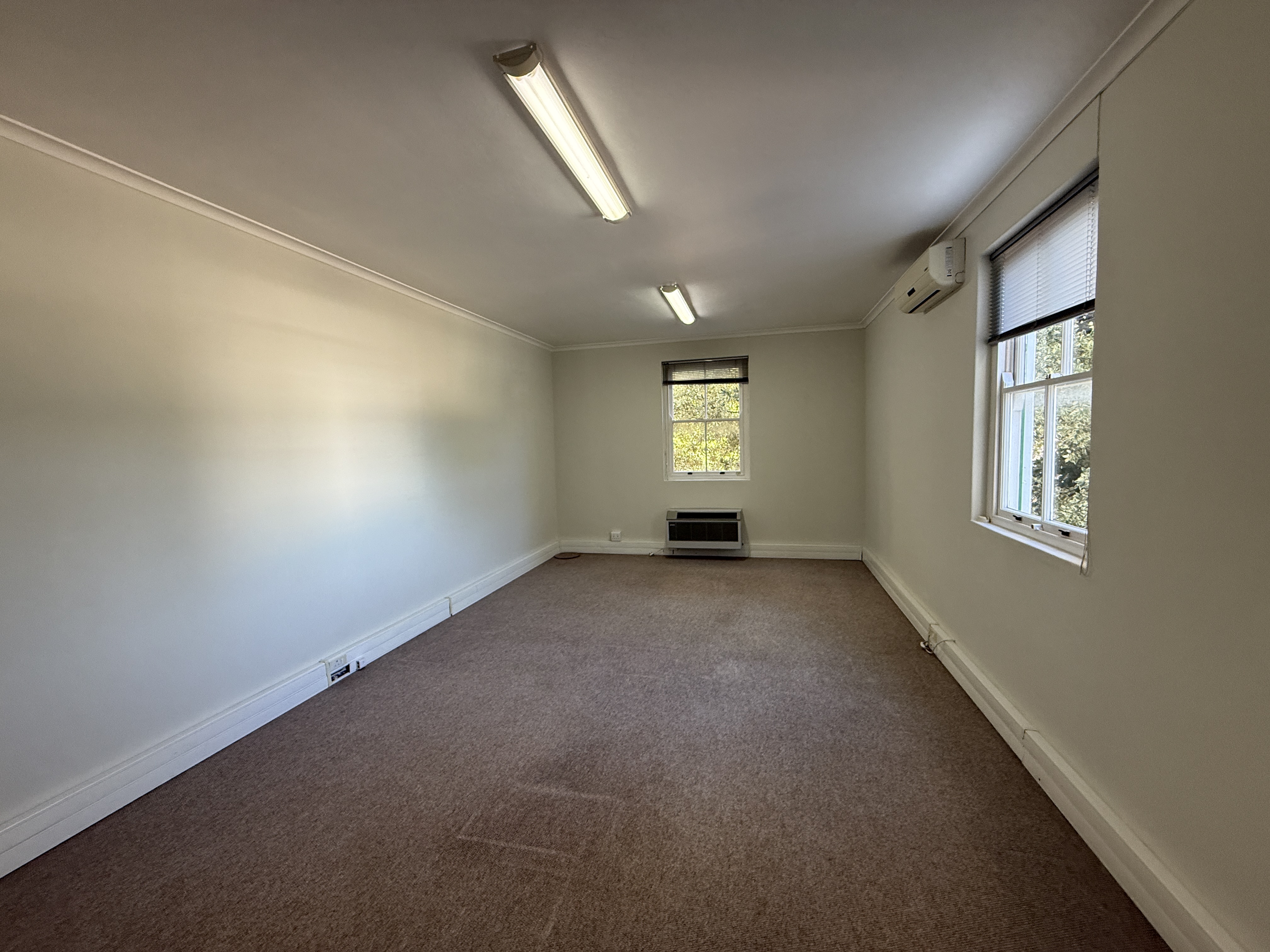 196m² Office Space to rent at Pastorie Park in Somerset West