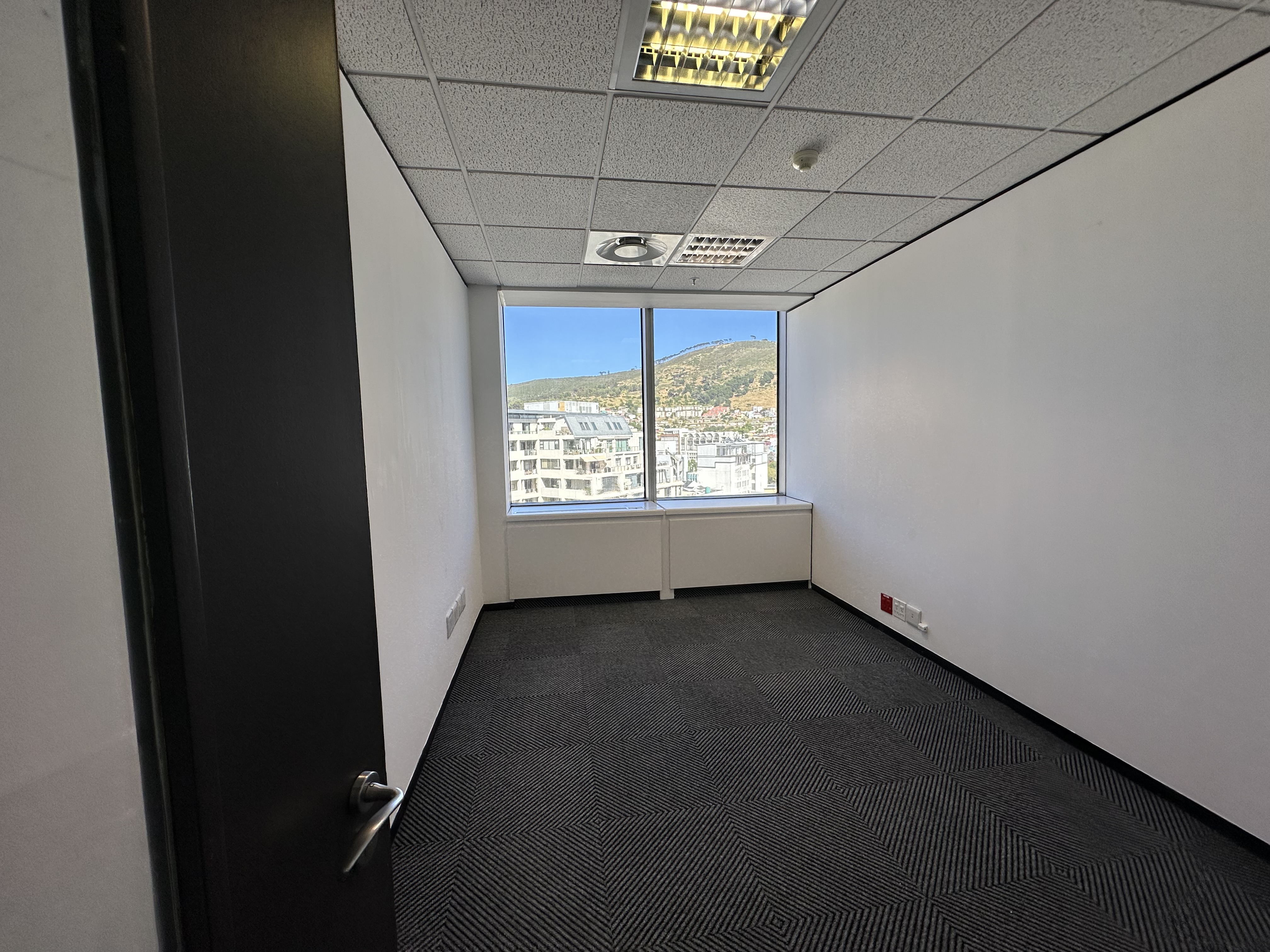 221m² Office Space to rent at SA Reserve Bank Building in Cape Town CBD