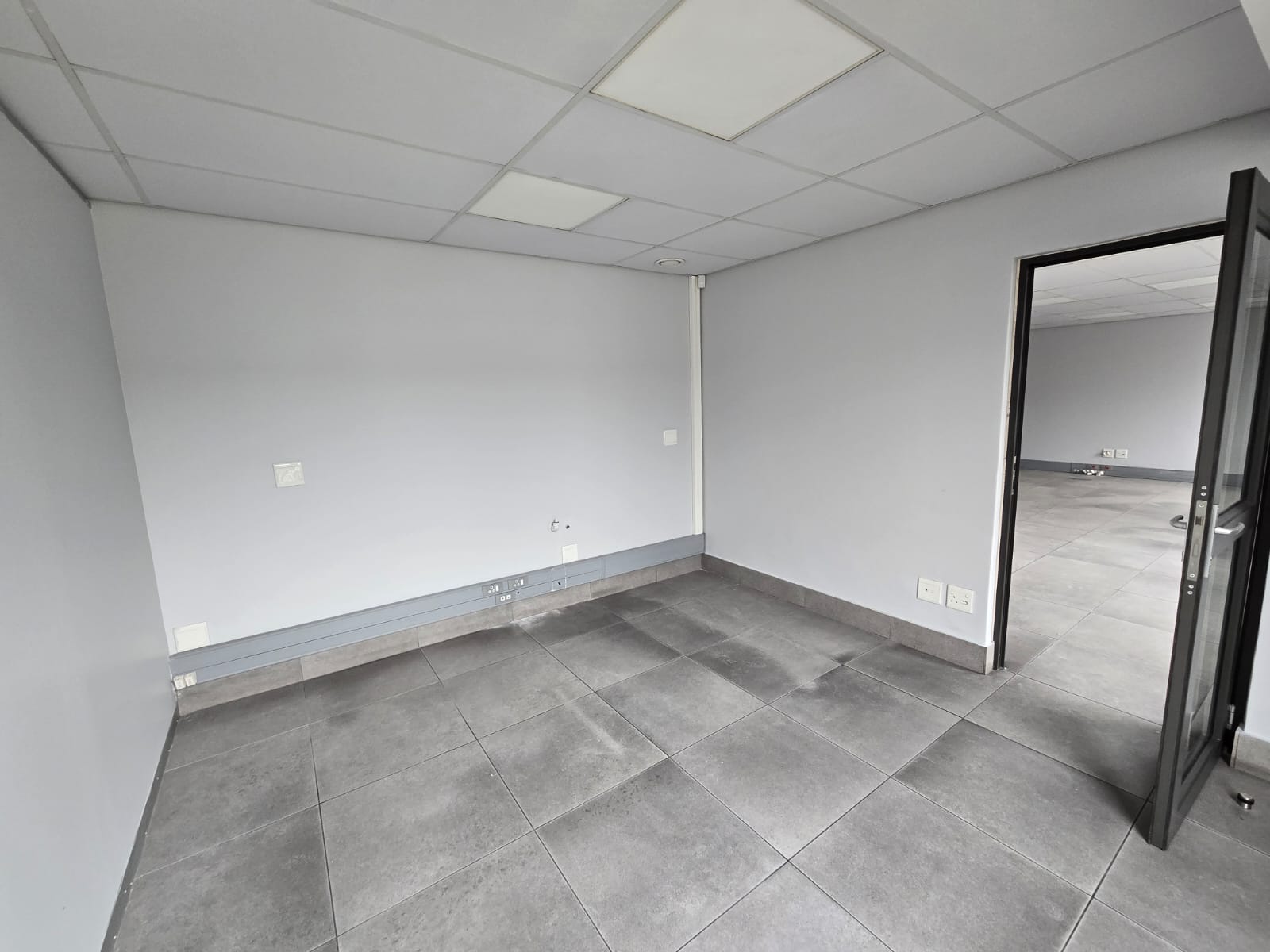 Warehouse to rent at Sapphire Business Park in Bellville South Industria