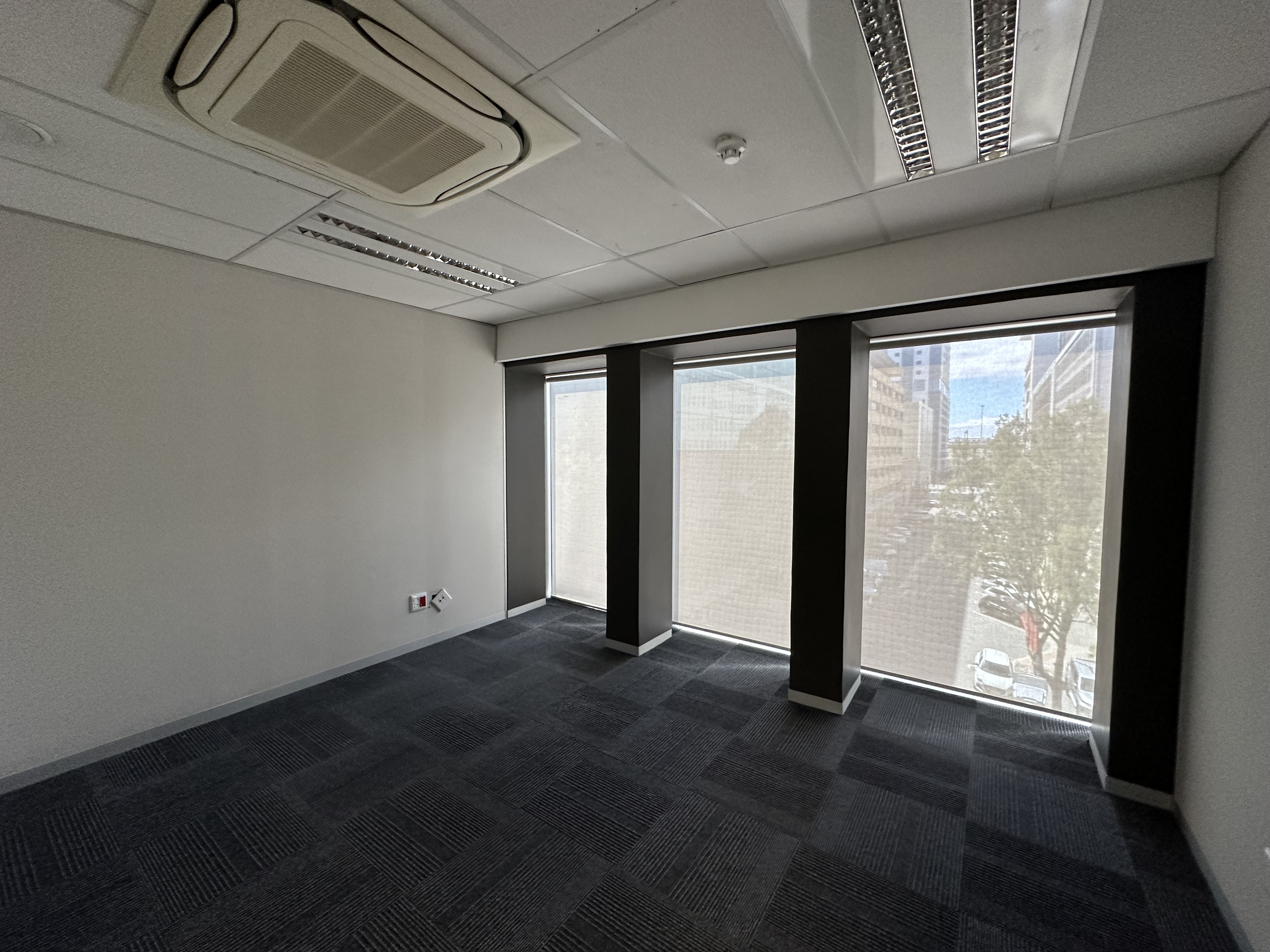 762m² Office Space to rent at Thomas Pattullo in Foreshore