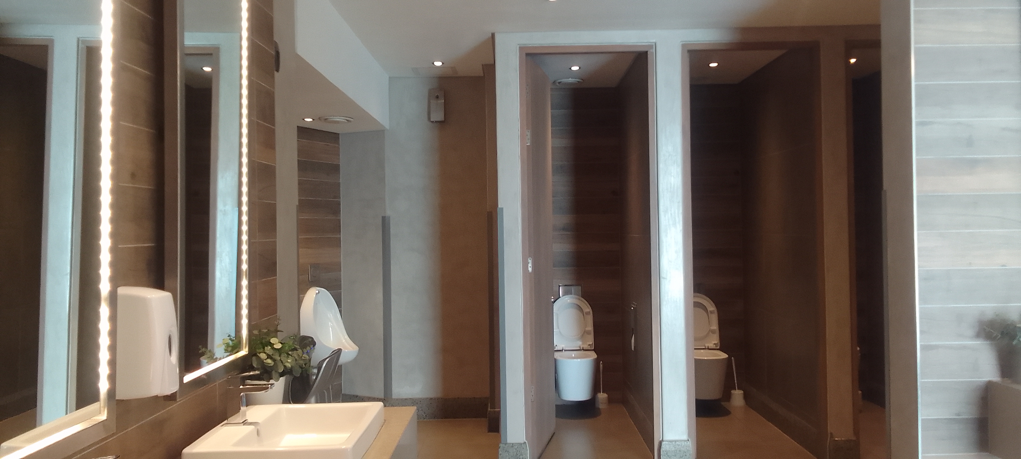 1 162m² Office Space to rent at Waterfall Maxwell Office Park in Waterfall City