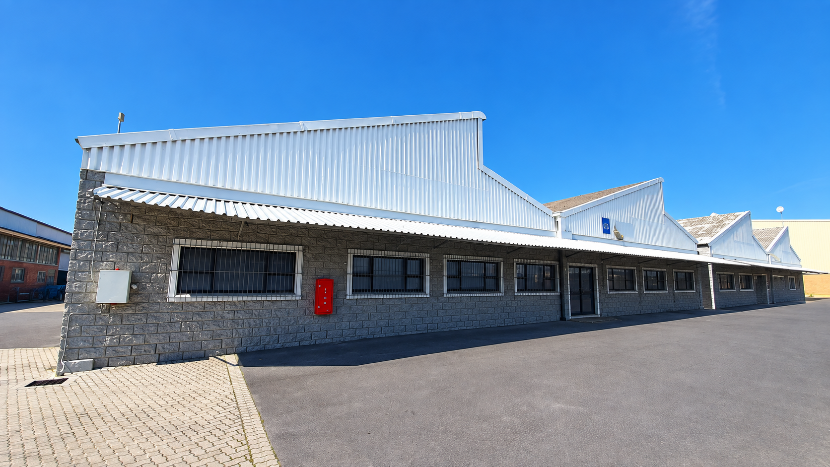 1 382m² Warehouse to rent at 99 Bofors Circle in Epping Industrial