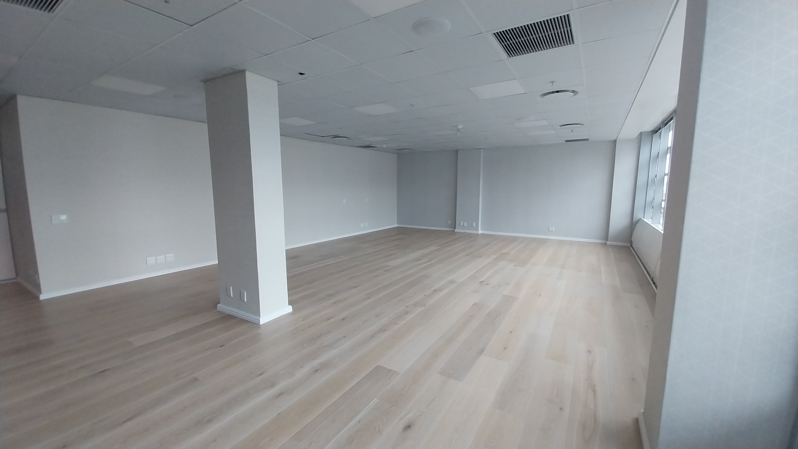 231m² Office Space to rent at Convention Tower in Foreshore