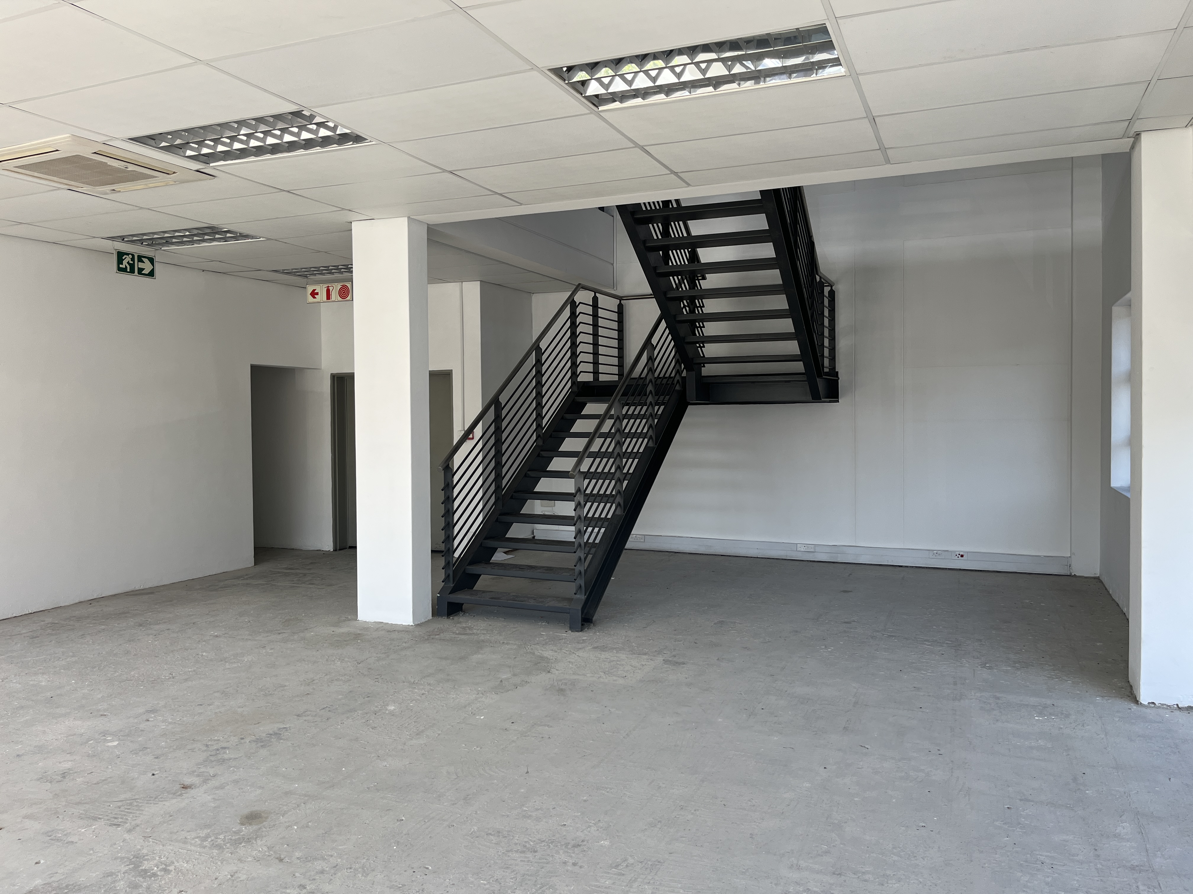 235m² Retail Shops to rent at Cross Place in Bryanston