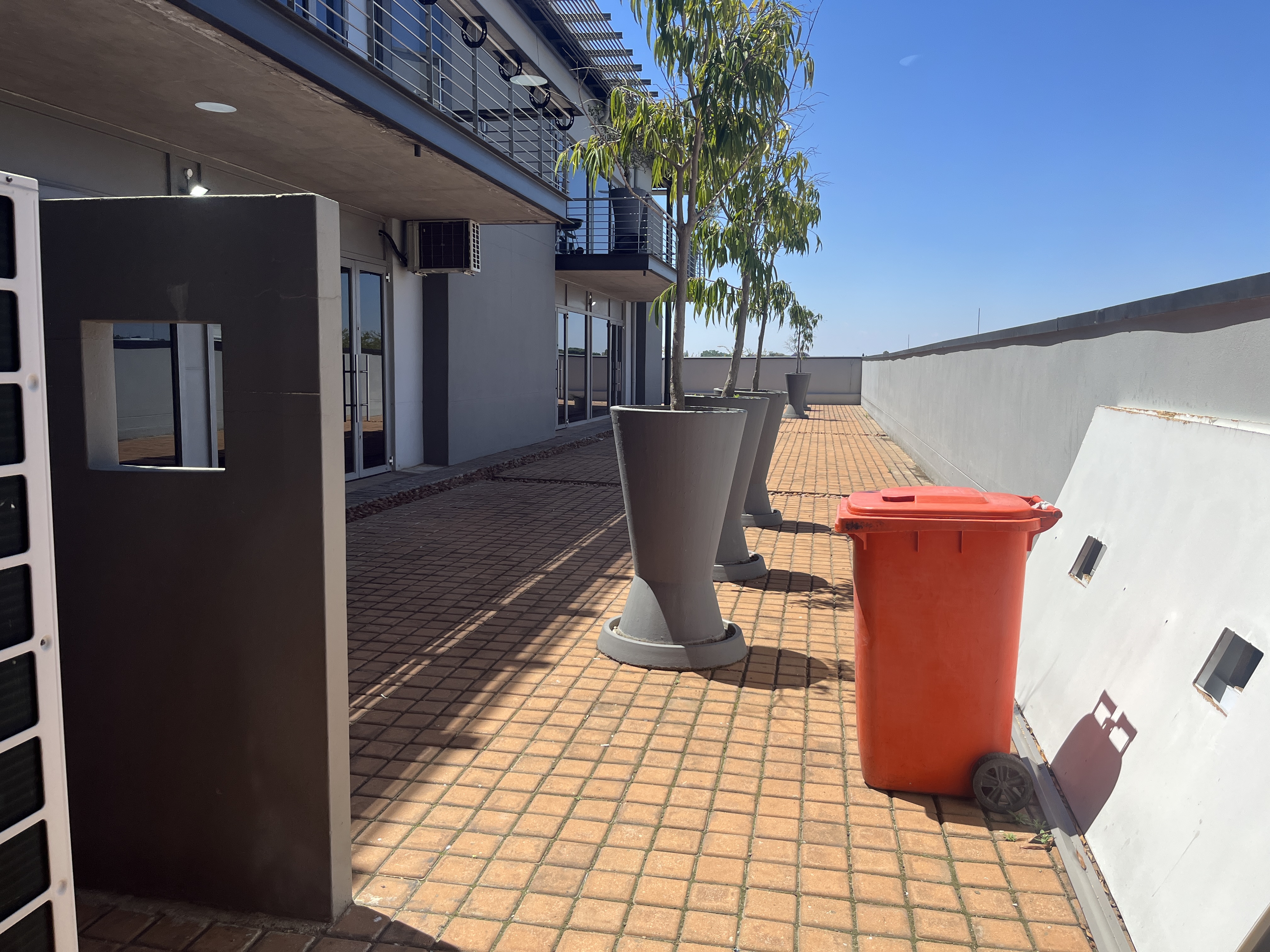 287m² Office Space to rent at Design Quarter Retail Offices in Fourways