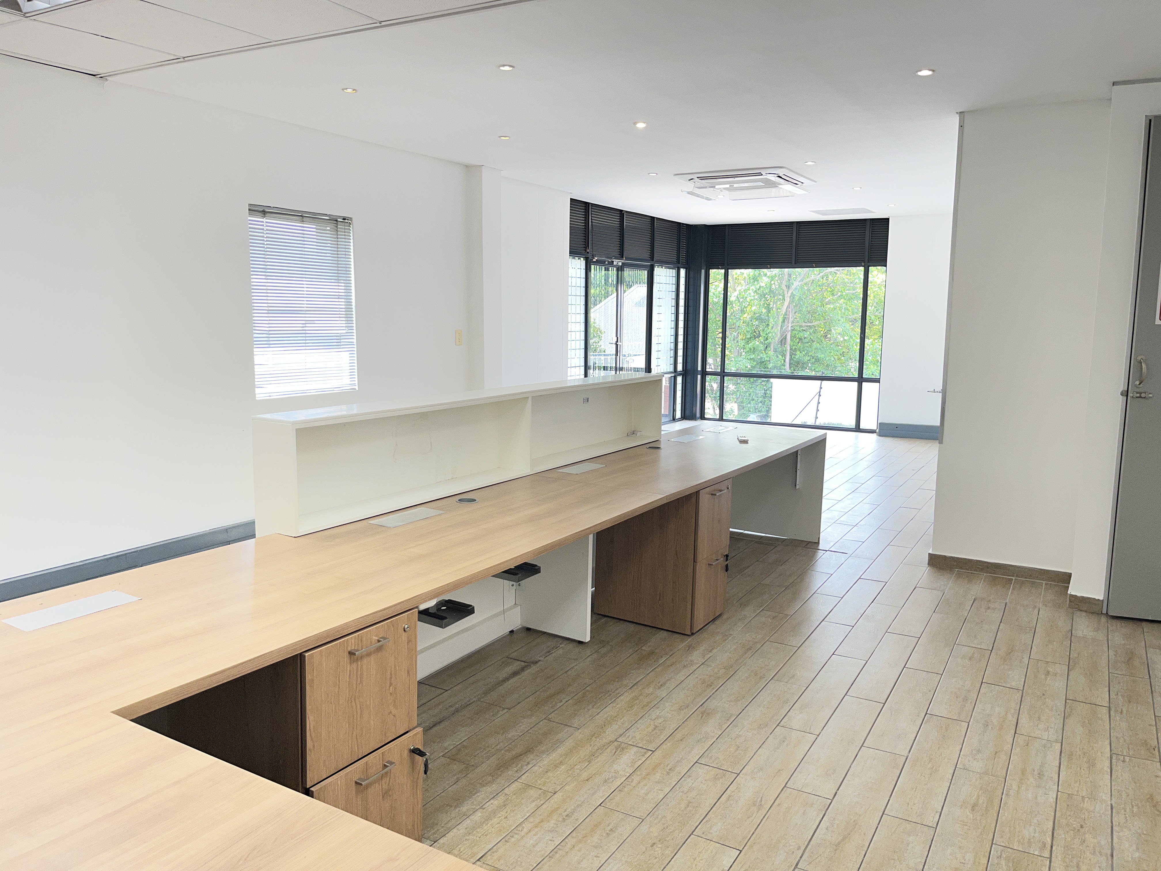 1 236m² Office Space to rent at DHL Building in Lyme Park