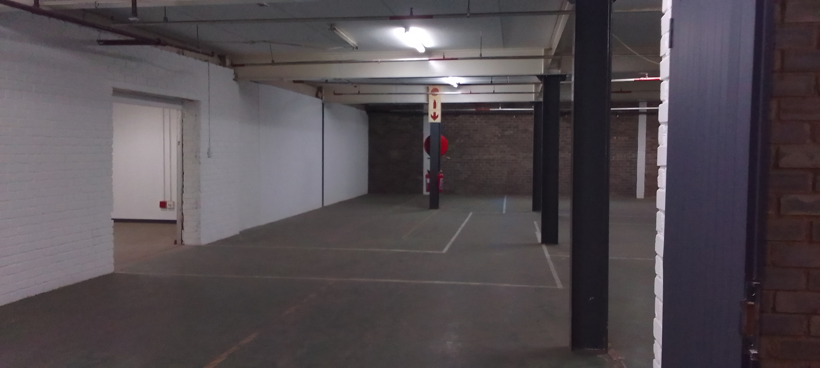 Warehouse to rent at Glomail Head Office in Vorna Valley