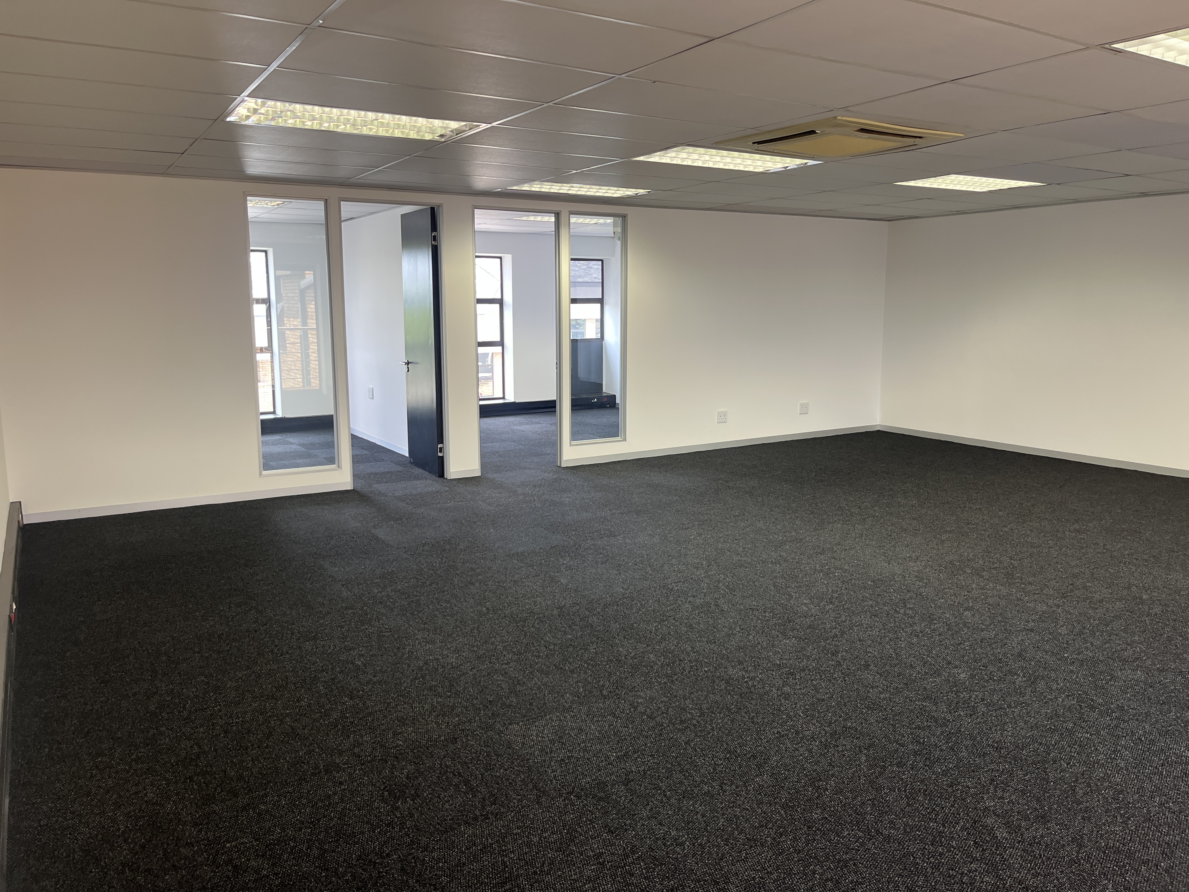 120m² Office Space to rent at Hurlingham Office Park in Hurlingham